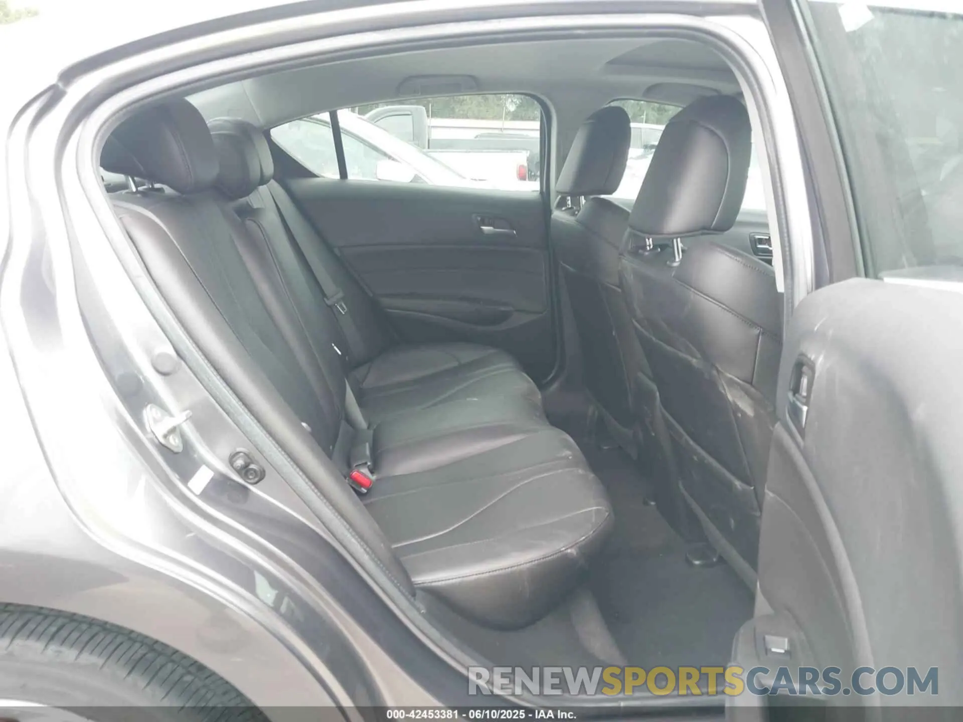 8 Photograph of a damaged car 19UDE2F35KA005287 ACURA ILX 2019