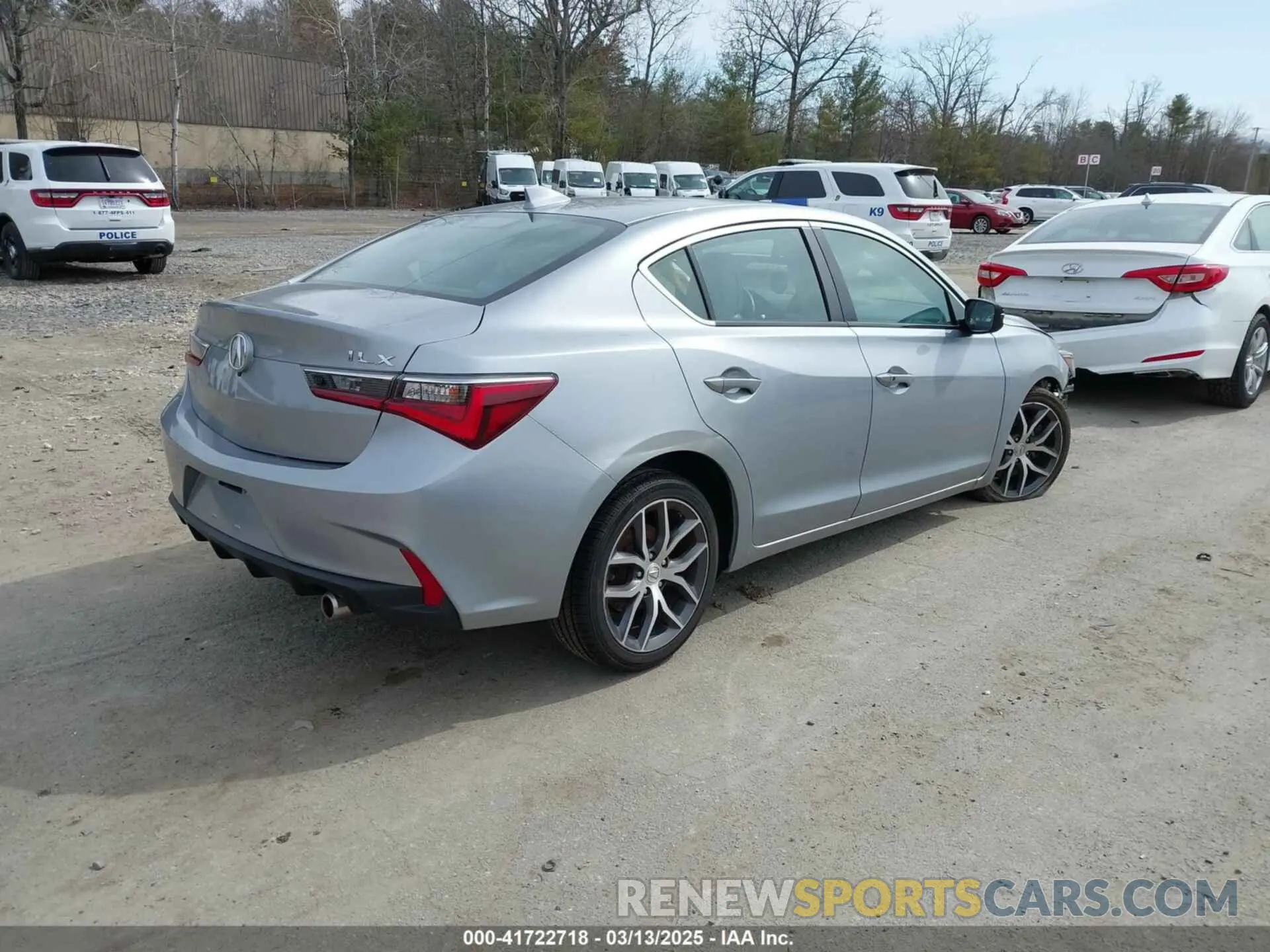 4 Photograph of a damaged car 19UDE2F75KA015482 ACURA ILX 2019