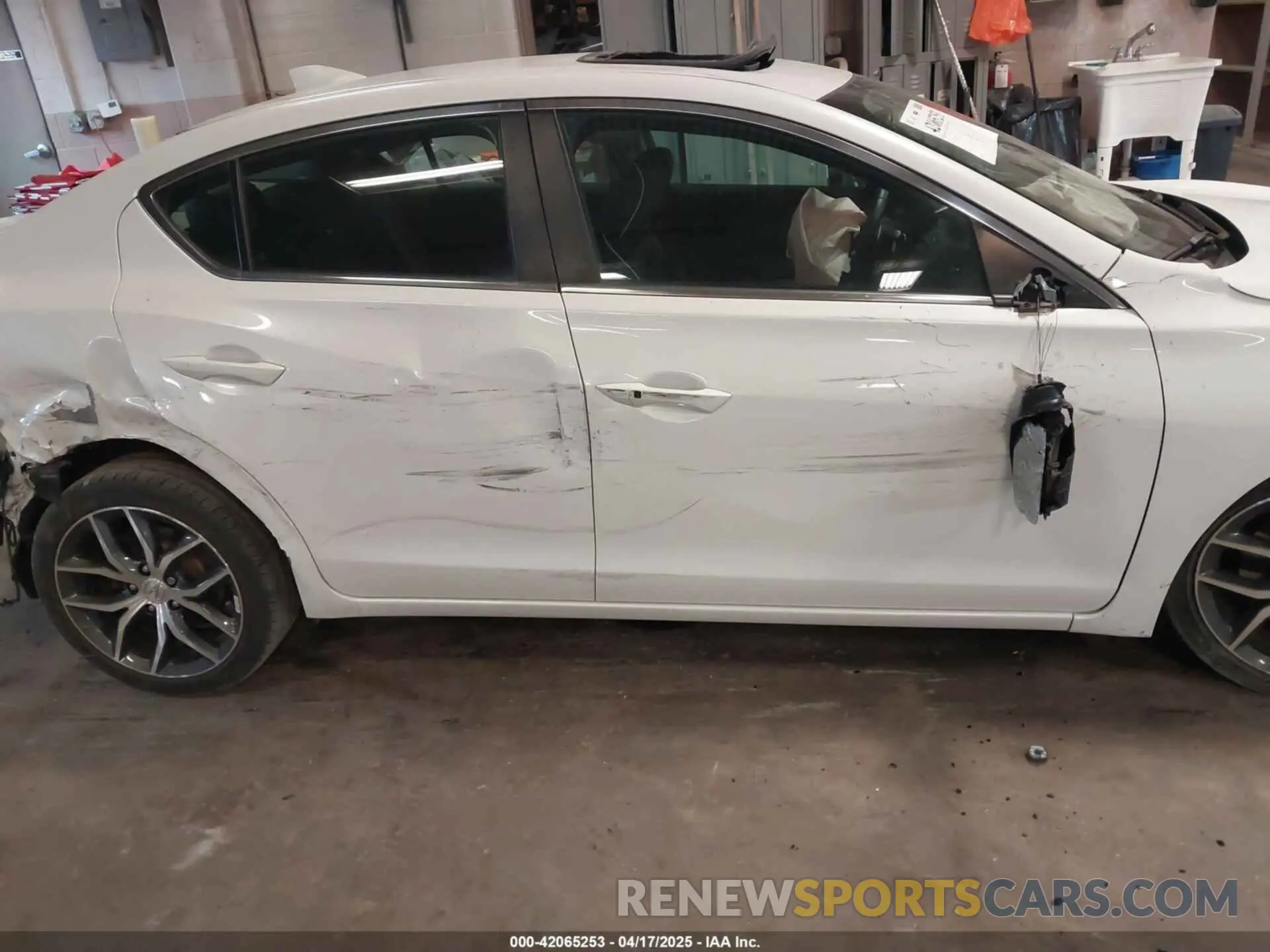 17 Фотография поврежденного автомобиля 19UDE2F76KA007150 ACURA ILX 2019