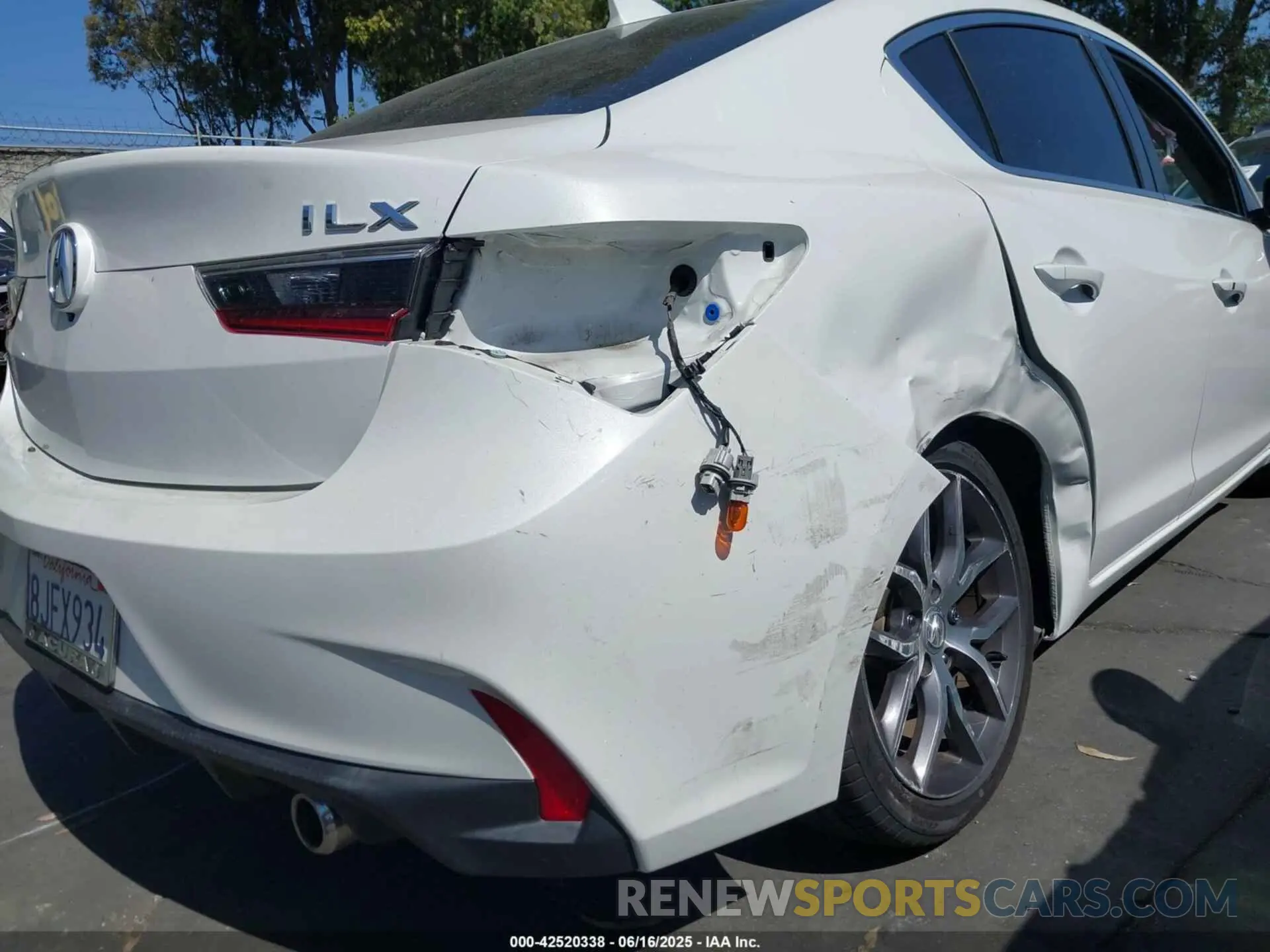 12 Фотография поврежденного автомобиля 19UDE2F78KA004072 ACURA ILX 2019