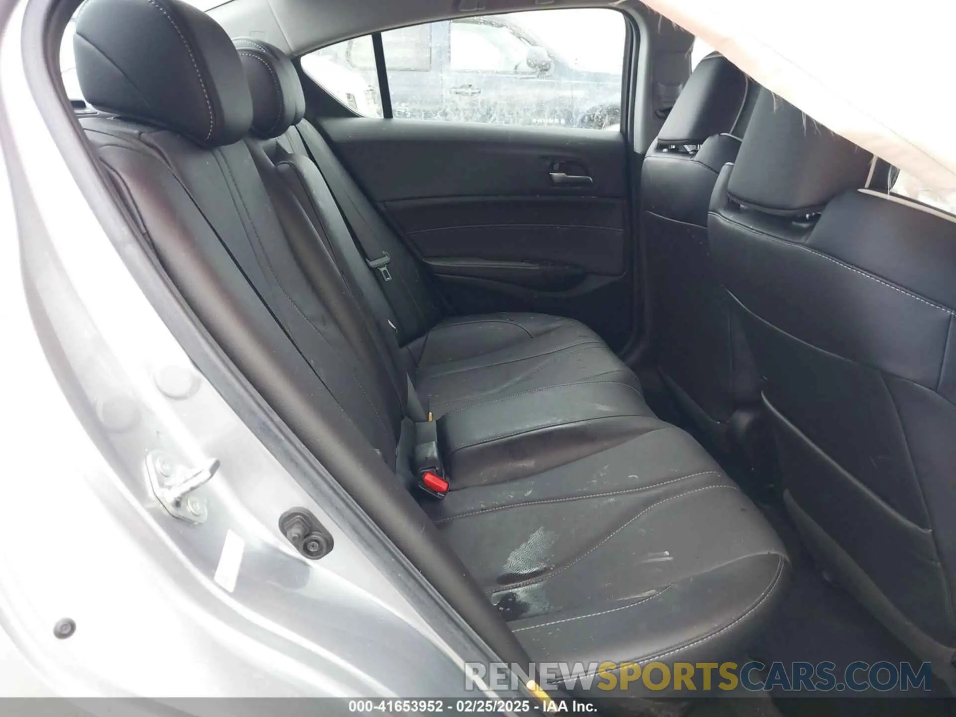8 Photograph of a damaged car 19UDE2F70LA005511 ACURA ILX 2020