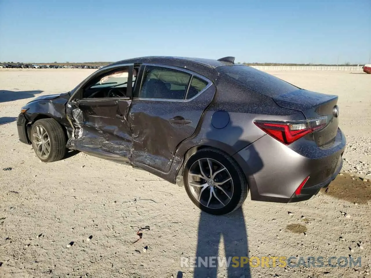 2 Фотография поврежденного автомобиля 19UDE2F77LA004372 ACURA ILX 2020