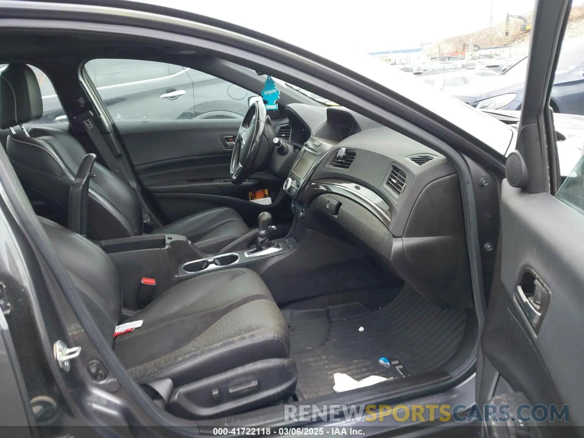 5 Photograph of a damaged car 19UDE2F80LA012323 ACURA ILX 2020