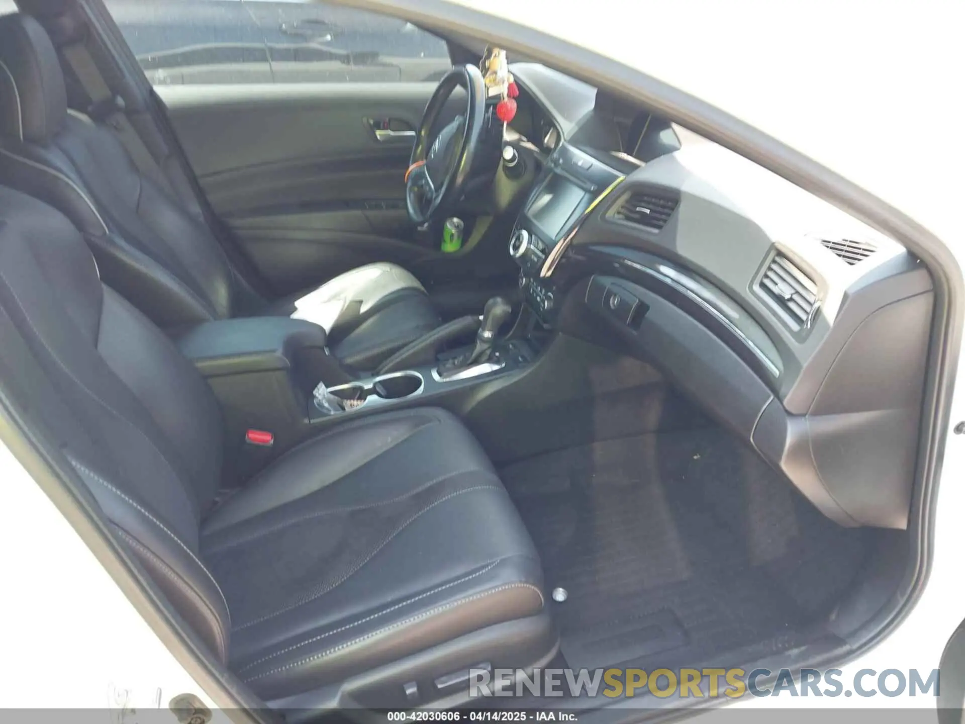 5 Photograph of a damaged car 19UDE2F82LA010007 ACURA ILX 2020