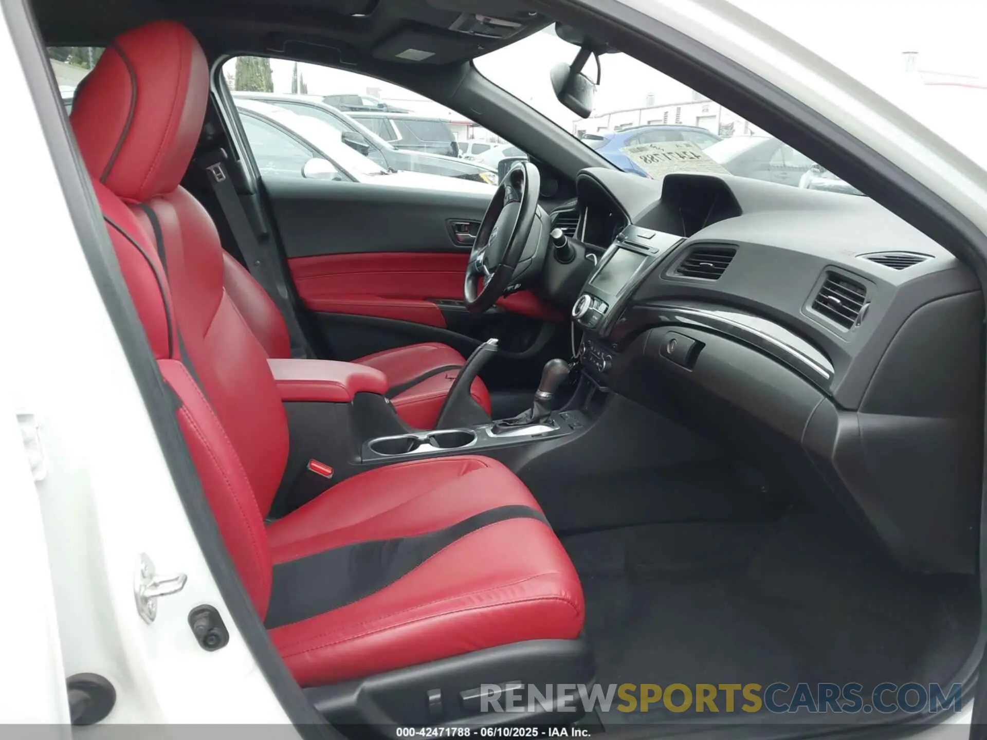5 Photograph of a damaged car 19UDE2F83LA011215 ACURA ILX 2020