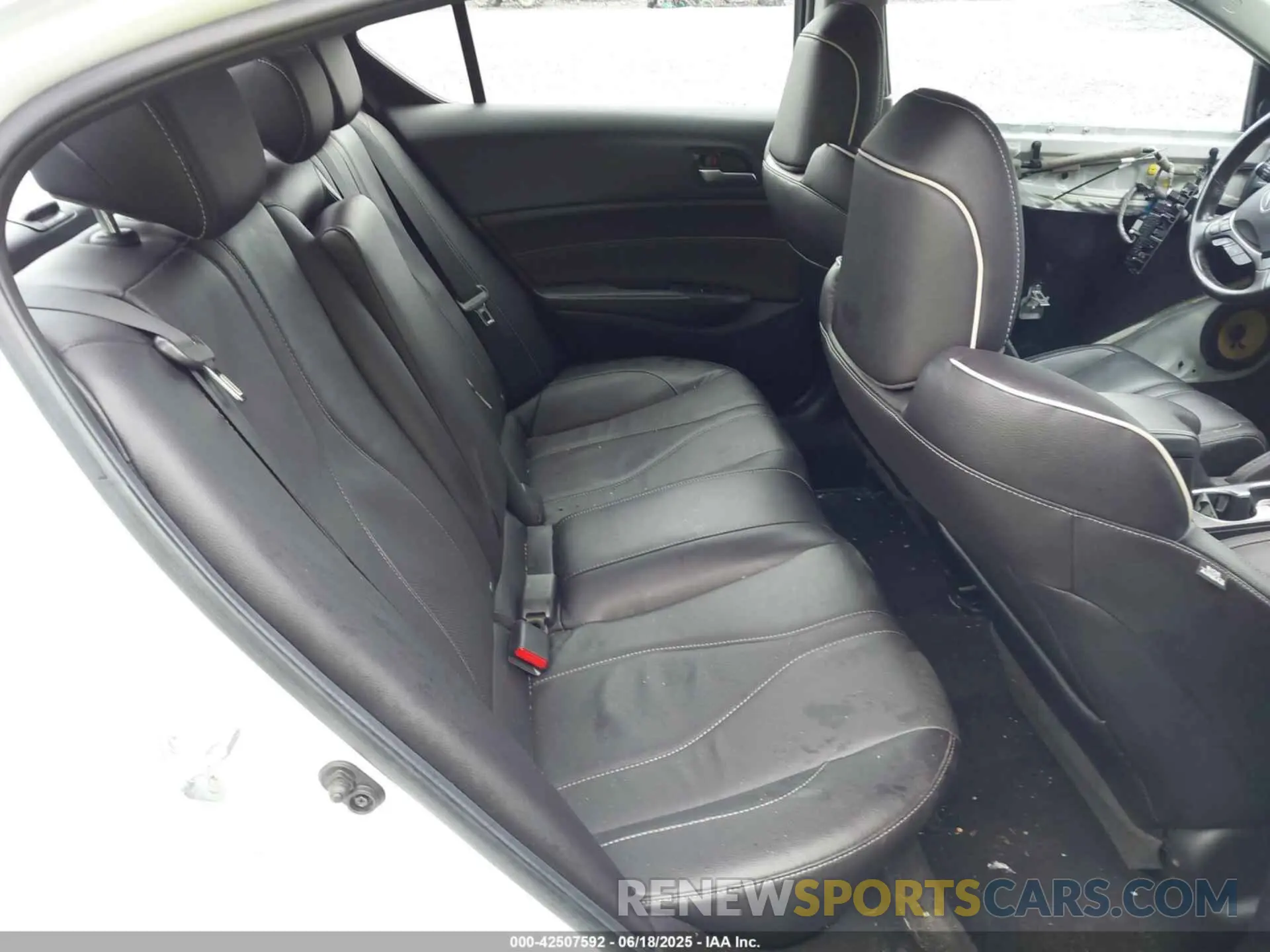 8 Фотография поврежденного автомобиля 19UDE2F73MA005388 ACURA ILX 2021