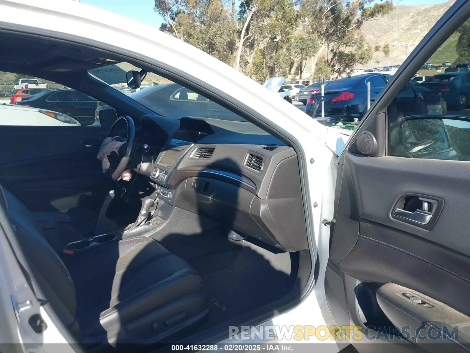 5 Photograph of a damaged car 19UDE2F80MA002540 ACURA ILX 2021