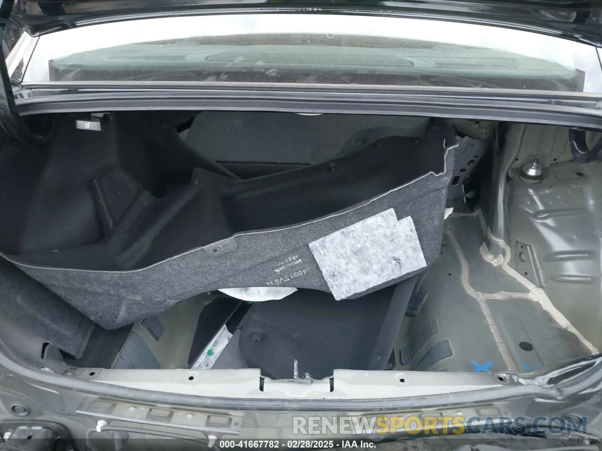 18 Photograph of a damaged car 19UDE2F72NA001365 ACURA ILX 2022