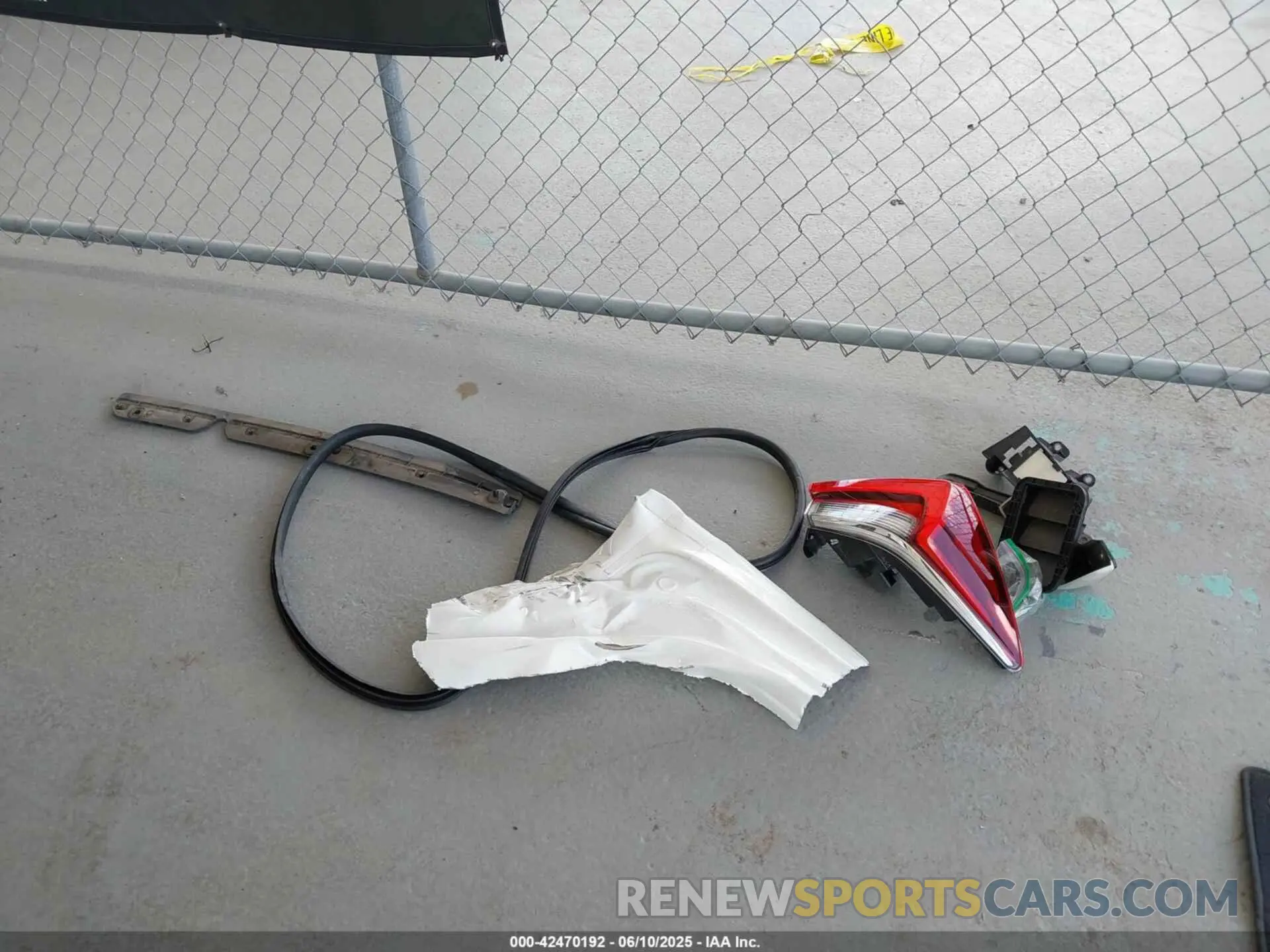 12 Photograph of a damaged car 19UDE2F77NA001829 ACURA ILX 2022