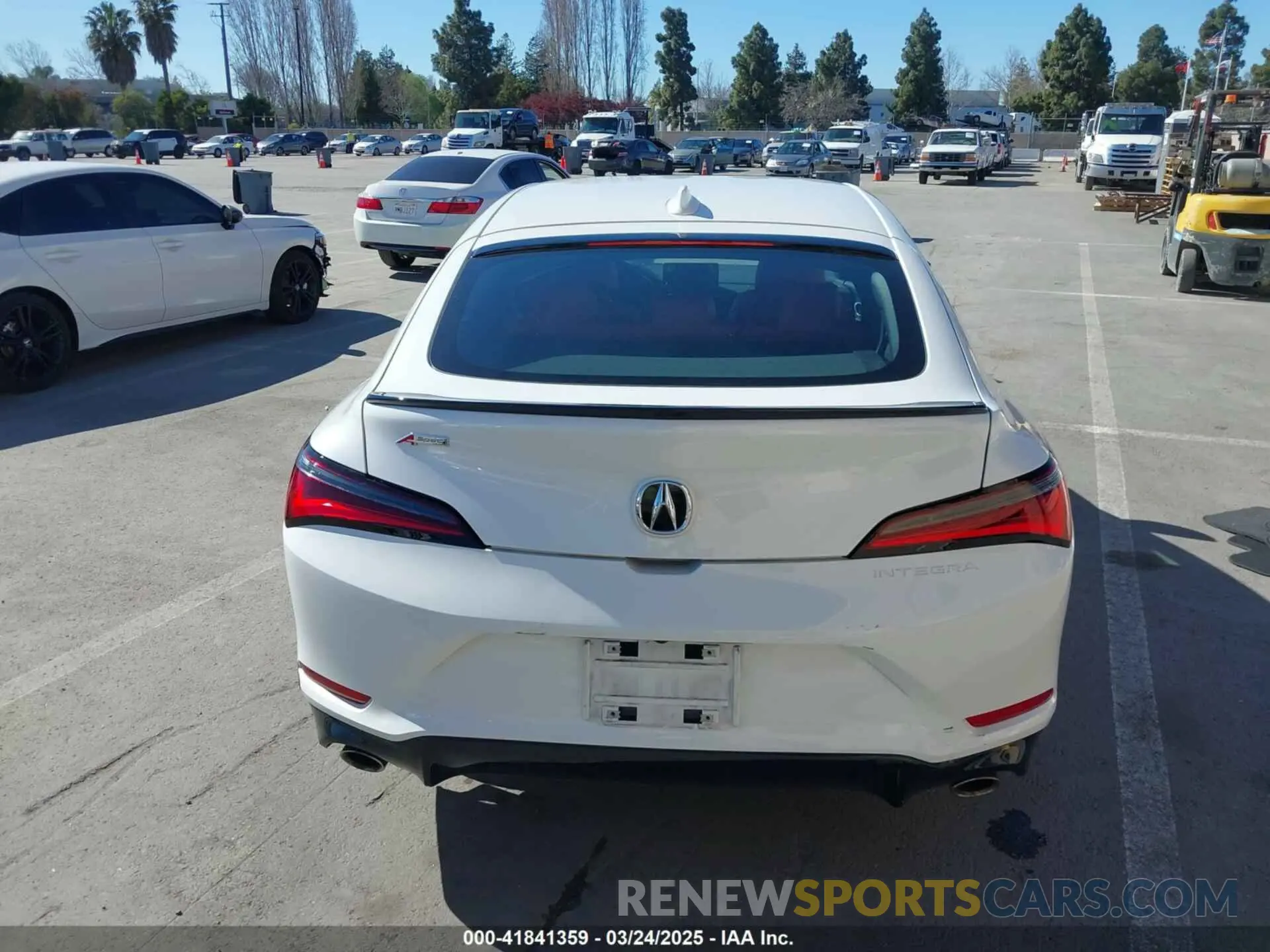 15 Photograph of a damaged car 19UDE4H30RA015681 ACURA INTEGRA 2024
