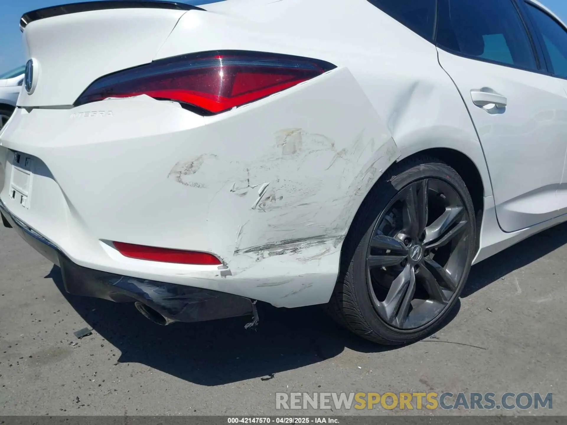 18 Photograph of a damaged car 19UDE4H37RA017282 ACURA INTEGRA 2024