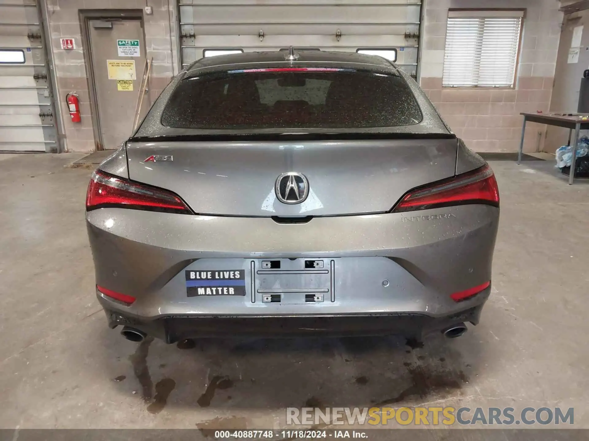 17 Photograph of a damaged car 19UDE4H68RA022226 ACURA INTEGRA 2024