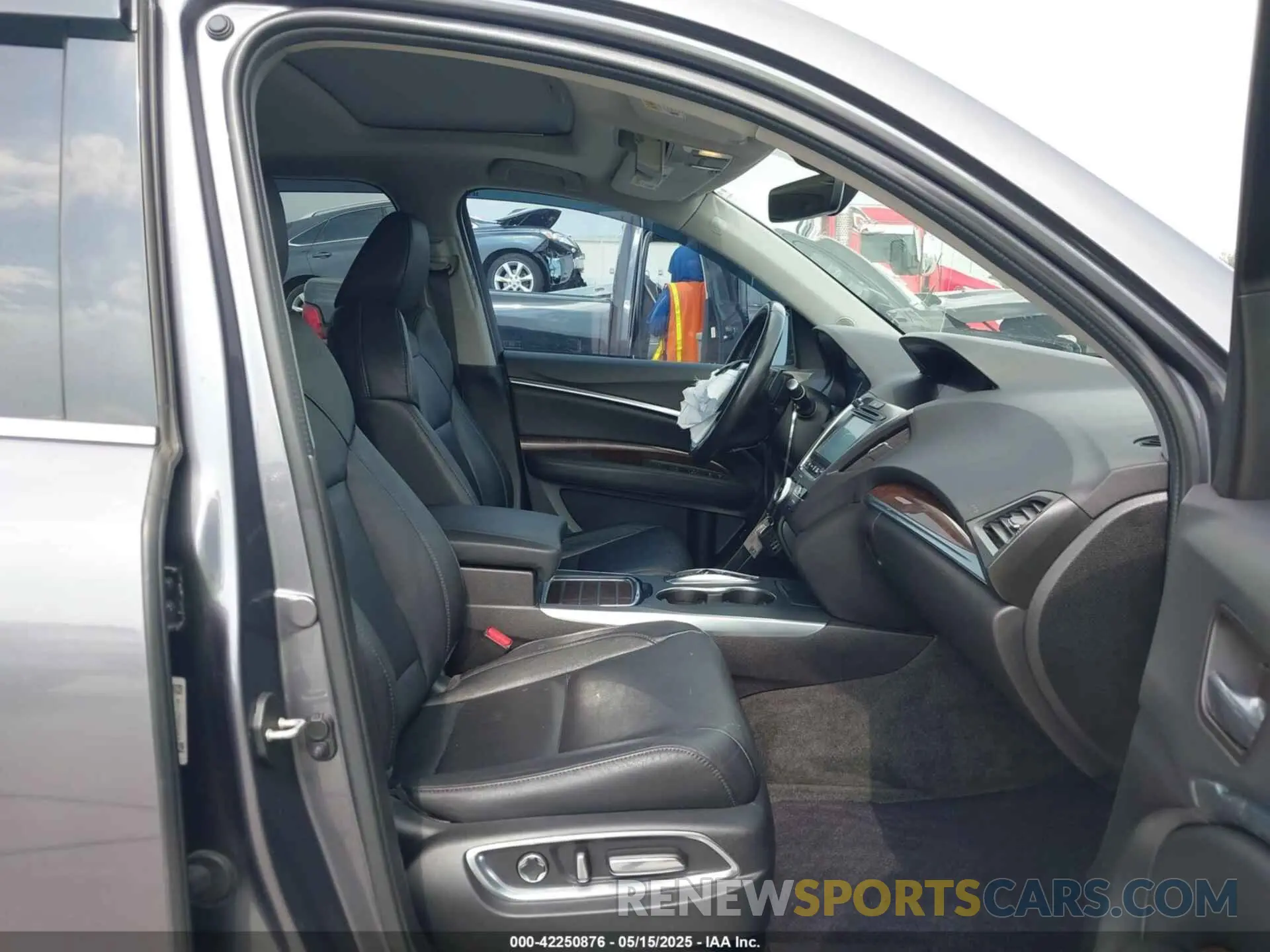 5 Photograph of a damaged car 5J8YD3H35KL012798 ACURA MDX 2019