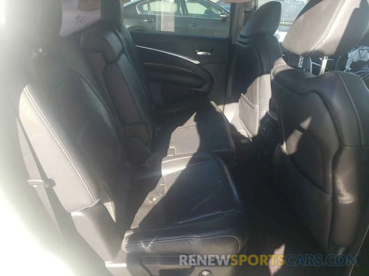 11 Photograph of a damaged car 5J8YD3H53KL007200 ACURA MDX 2019