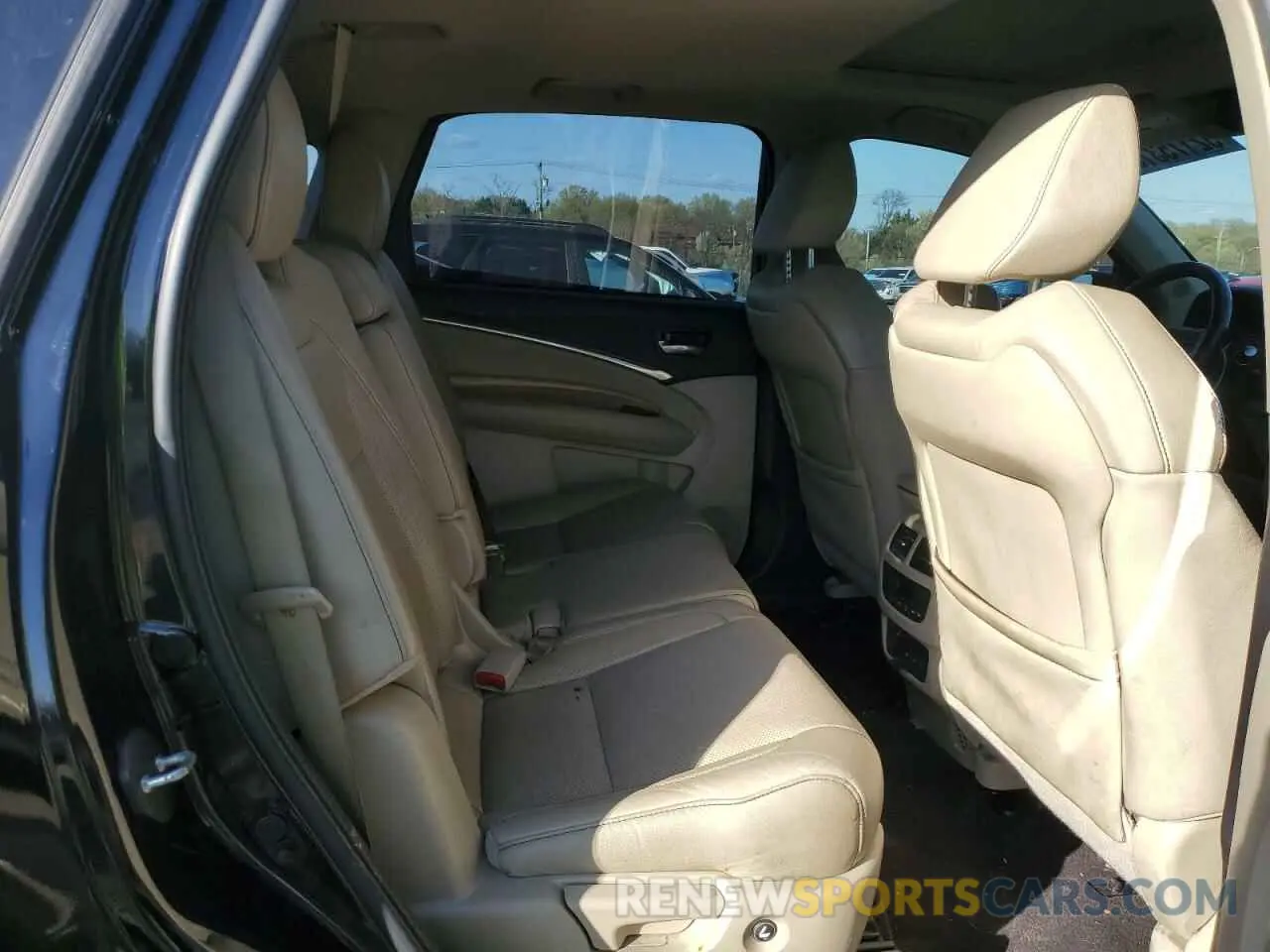 11 Photograph of a damaged car 5J8YD3H57KL001707 ACURA MDX 2019
