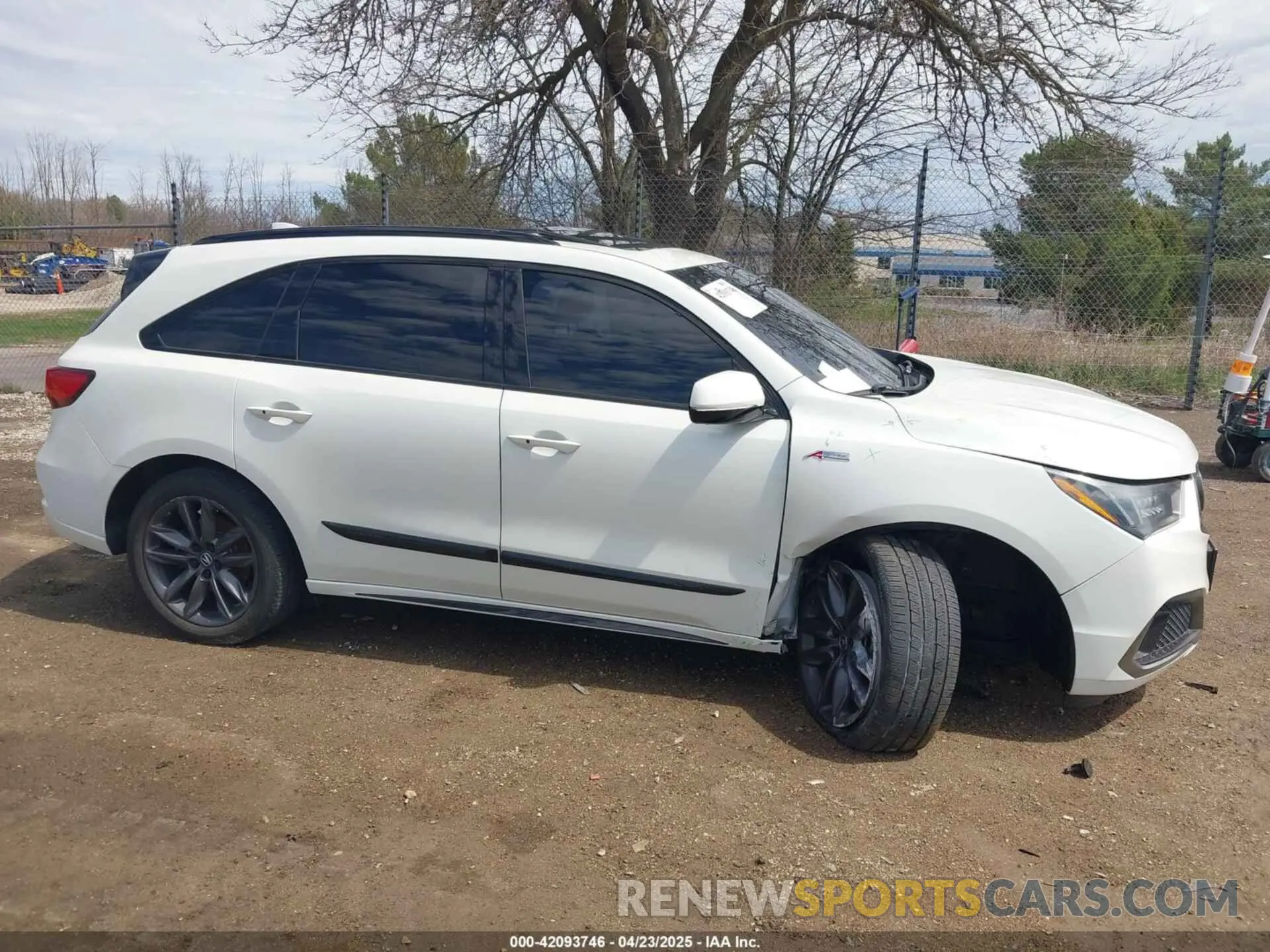 13 Photograph of a damaged car 5J8YD4H0XKL015109 ACURA MDX 2019