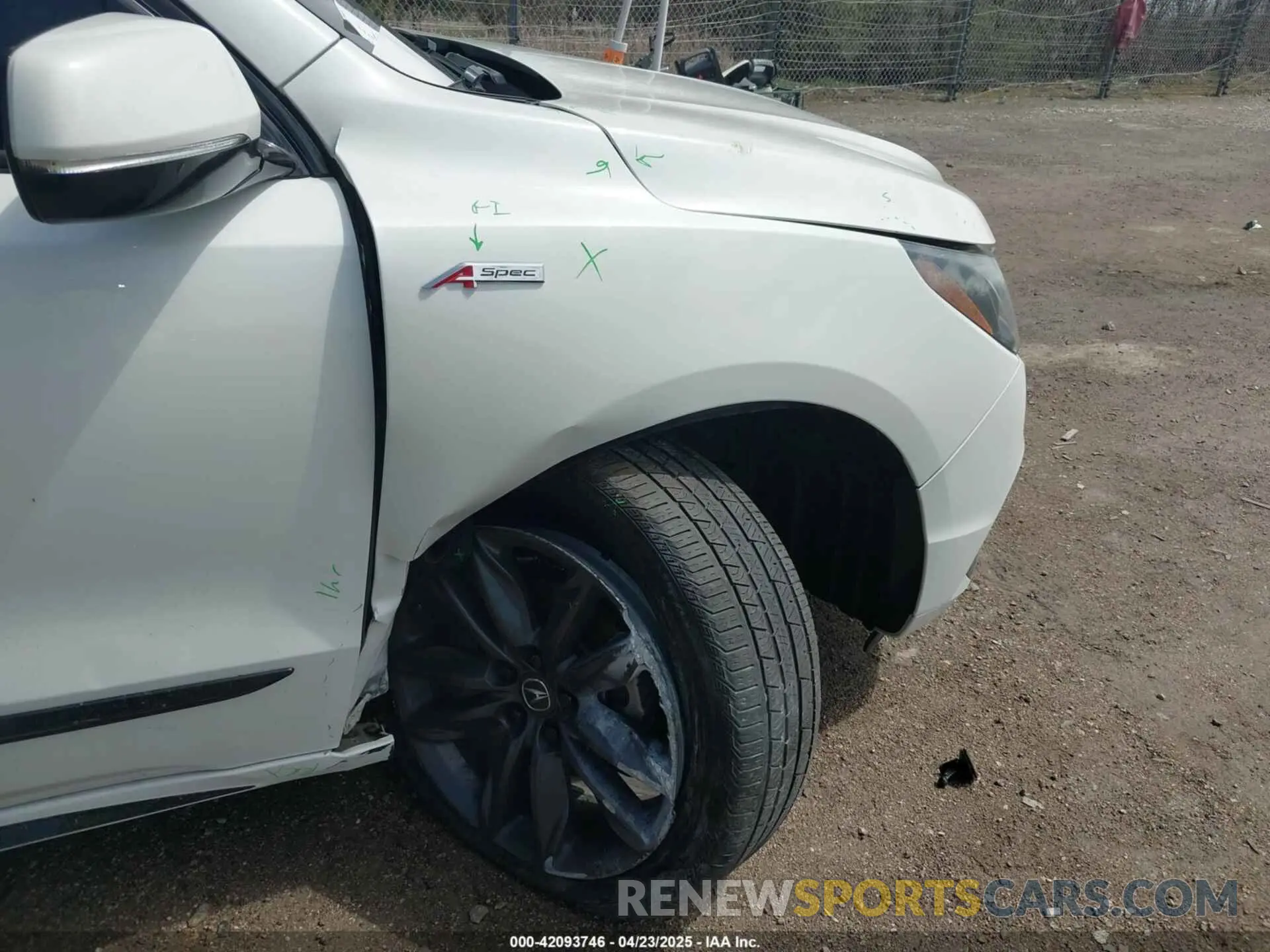 17 Photograph of a damaged car 5J8YD4H0XKL015109 ACURA MDX 2019