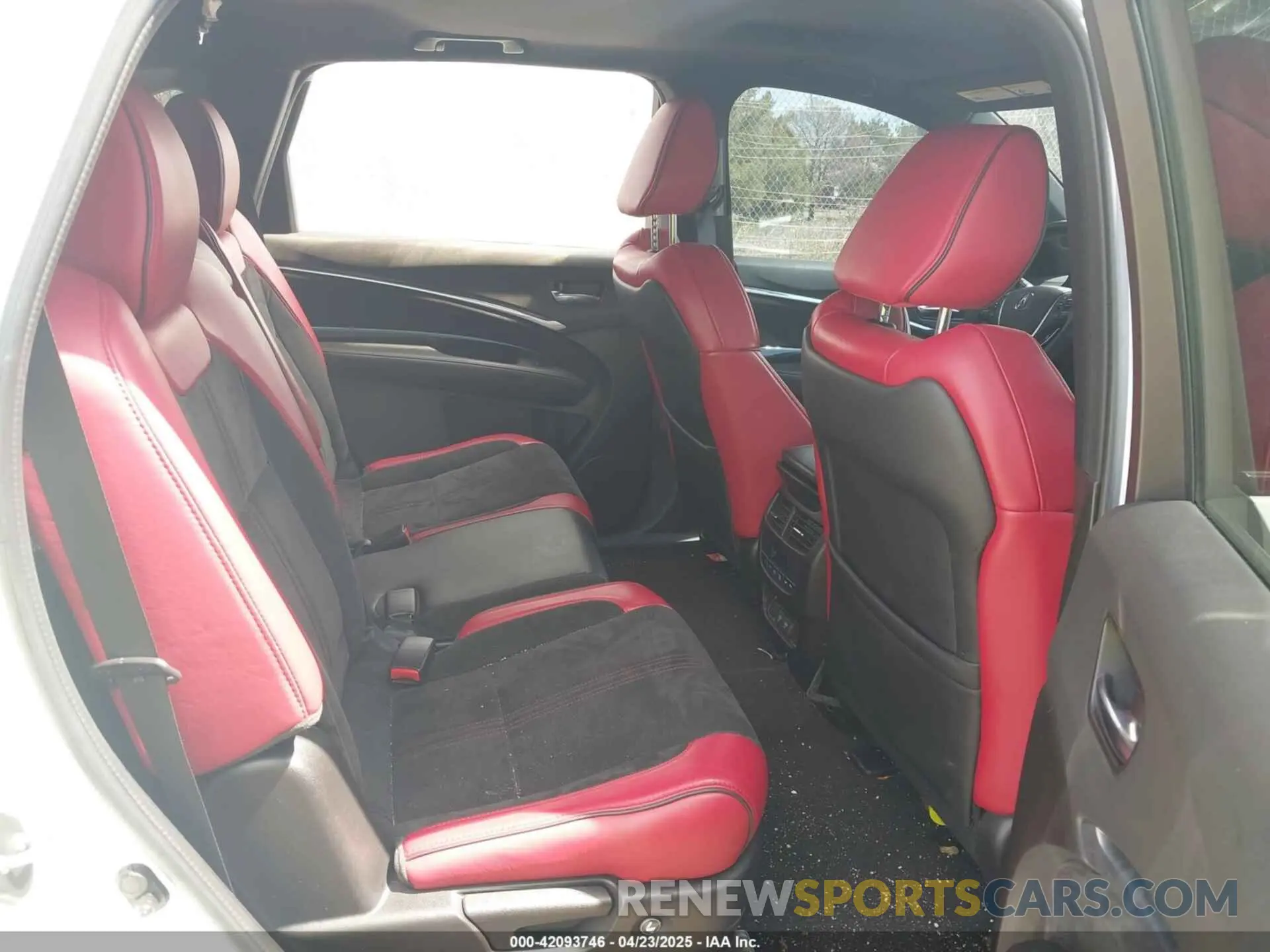 8 Photograph of a damaged car 5J8YD4H0XKL015109 ACURA MDX 2019