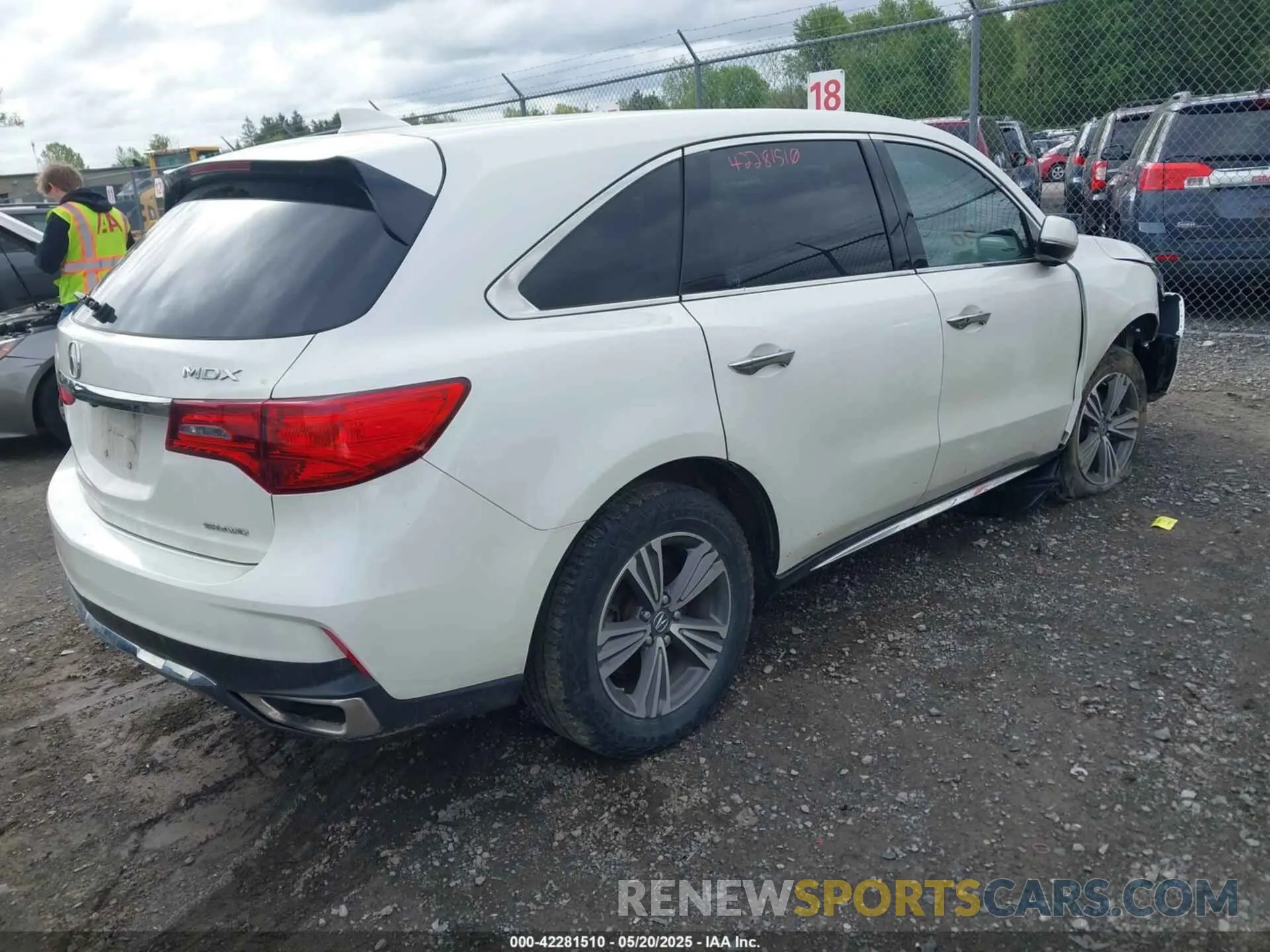 4 Photograph of a damaged car 5J8YD4H33KL017648 ACURA MDX 2019