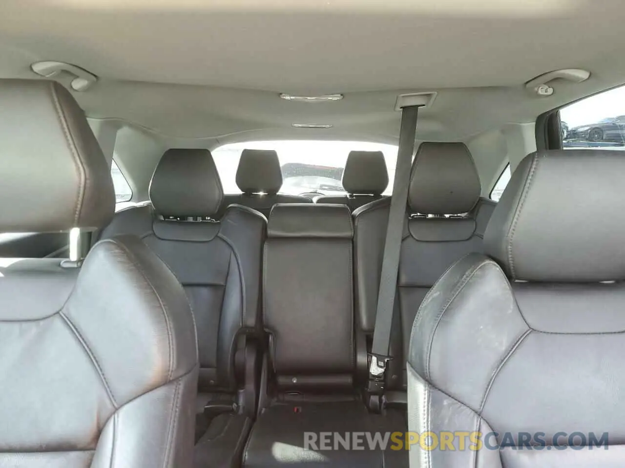 10 Photograph of a damaged car 5J8YD4H39KL018108 ACURA MDX 2019