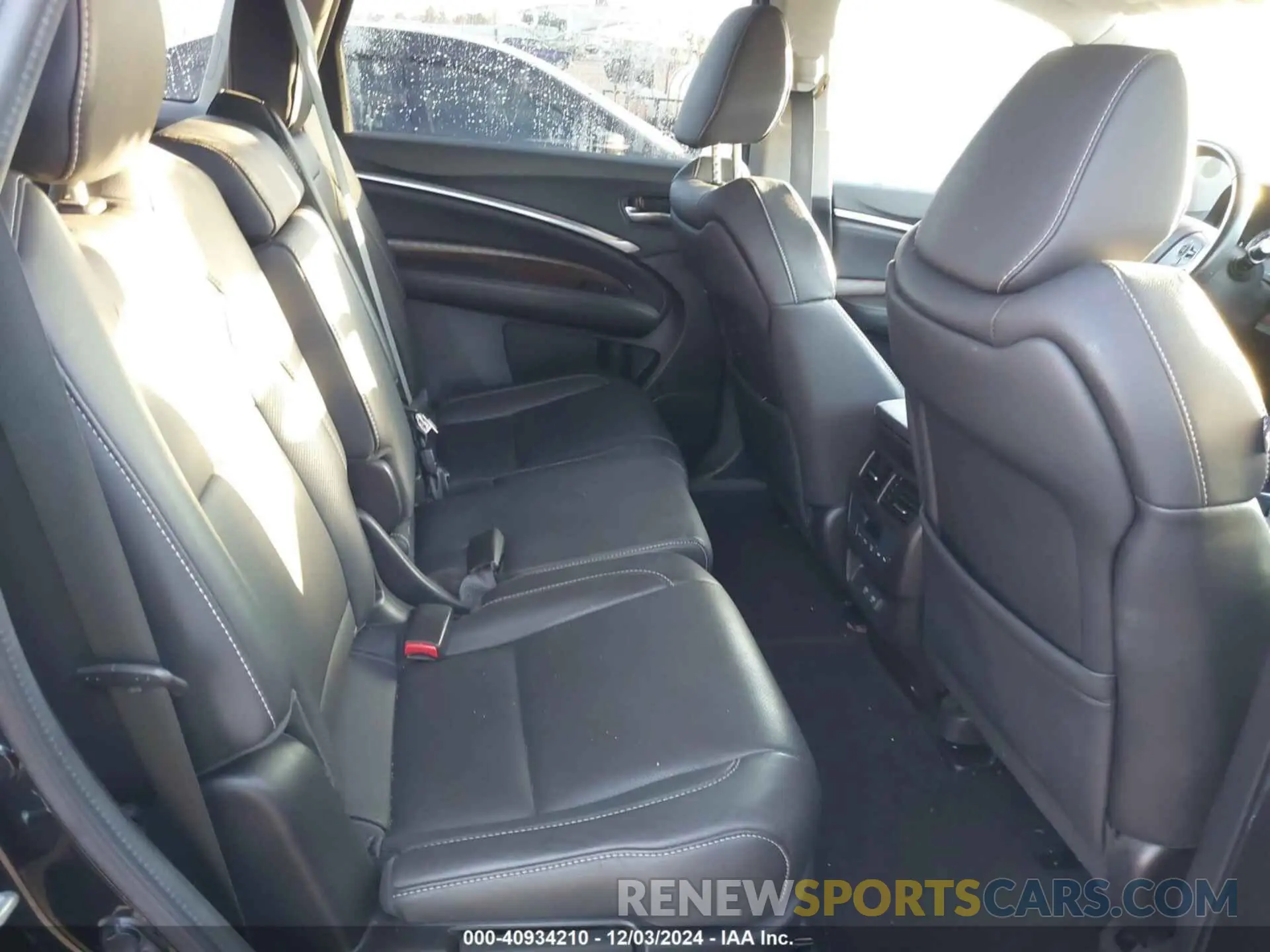 8 Photograph of a damaged car 5J8YD4H53KL026576 ACURA MDX 2019