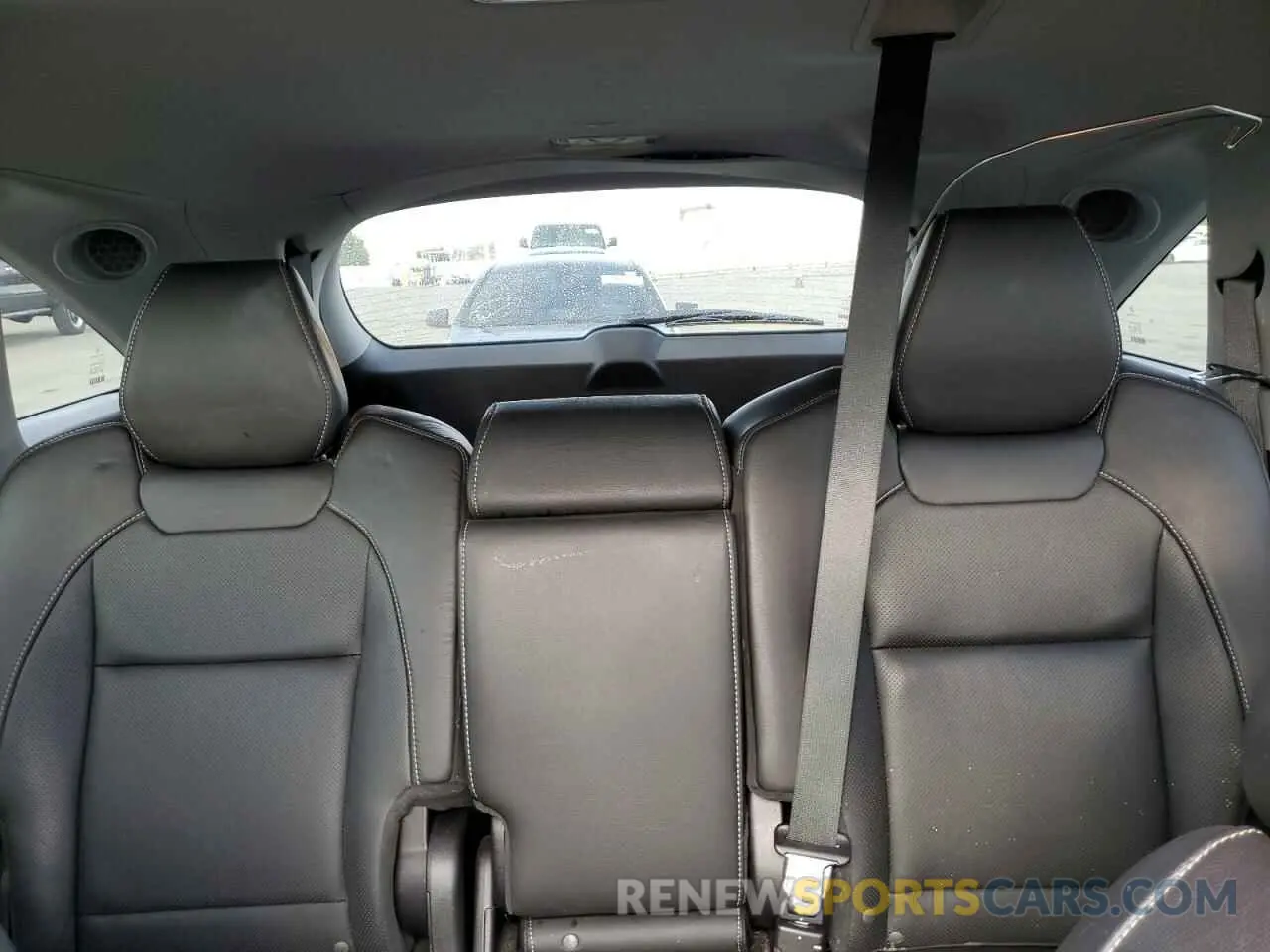 10 Photograph of a damaged car 5J8YD4H56KL022702 ACURA MDX 2019