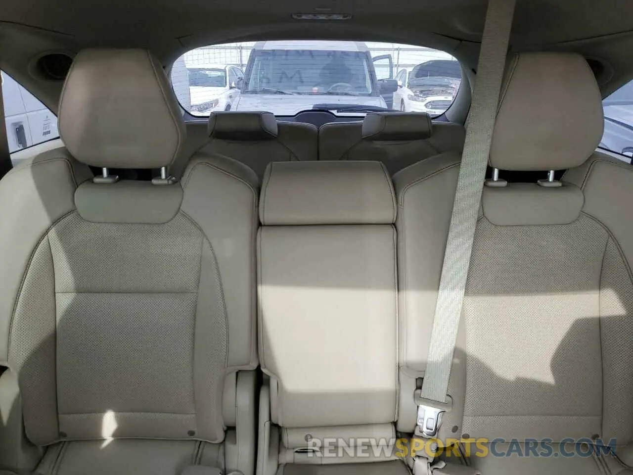 10 Photograph of a damaged car 5J8YD4H57KL033577 ACURA MDX 2019