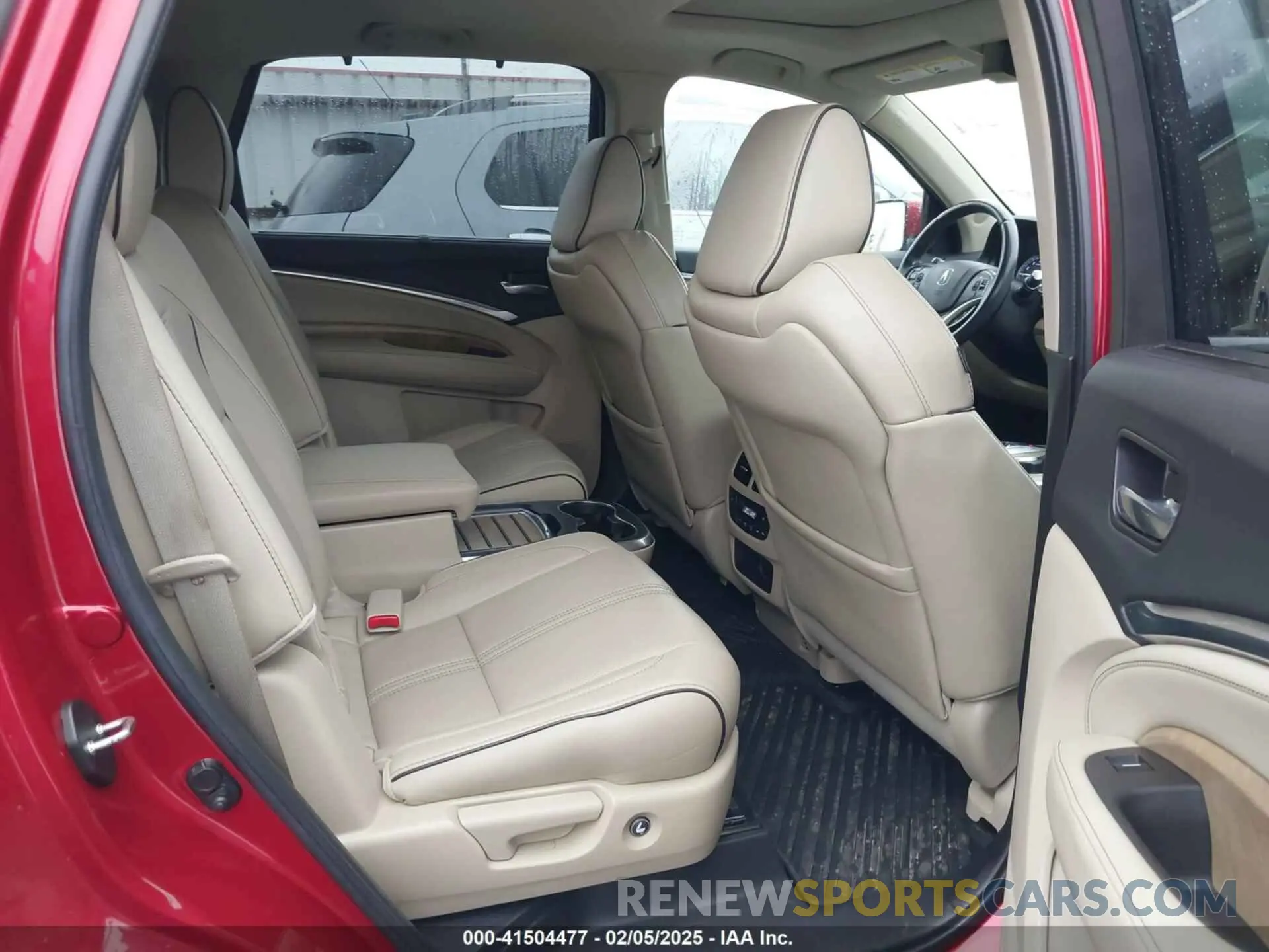 8 Photograph of a damaged car 5J8YD4H8XKL013639 ACURA MDX 2019