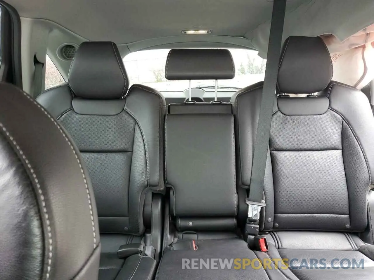 10 Photograph of a damaged car 5J8YD3H52LL009635 ACURA MDX 2020