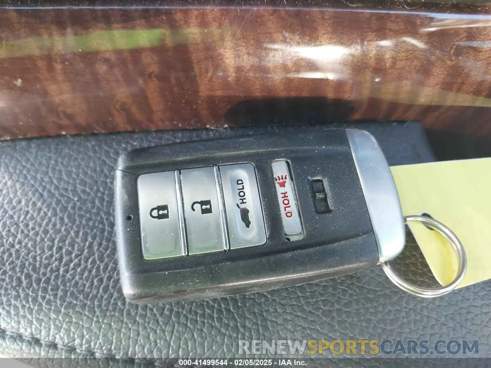 11 Photograph of a damaged car 5J8YD4H30LL035526 ACURA MDX 2020
