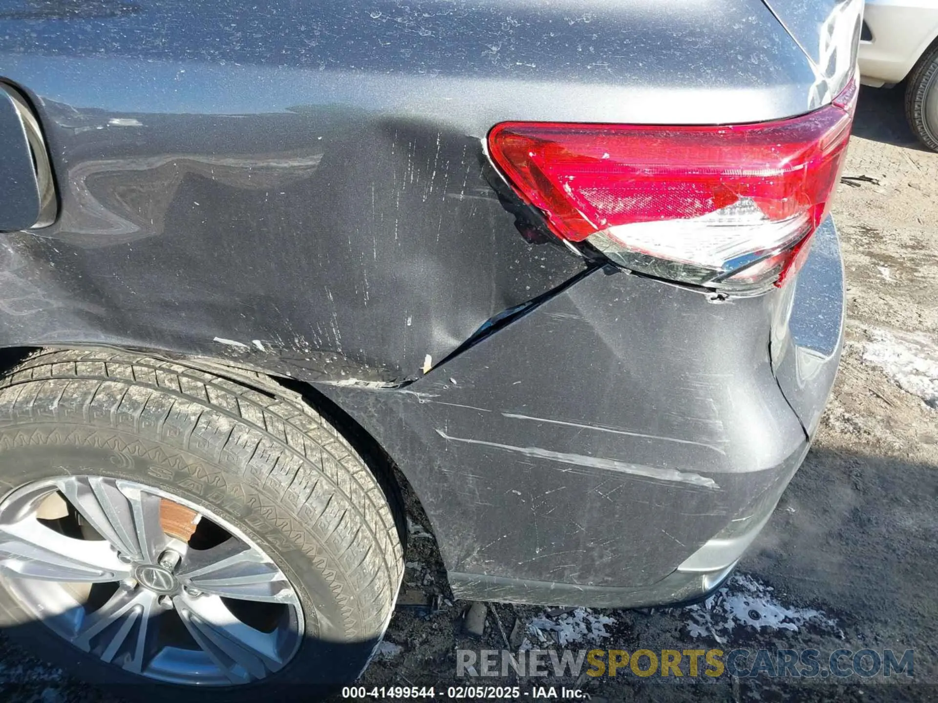 6 Photograph of a damaged car 5J8YD4H30LL035526 ACURA MDX 2020