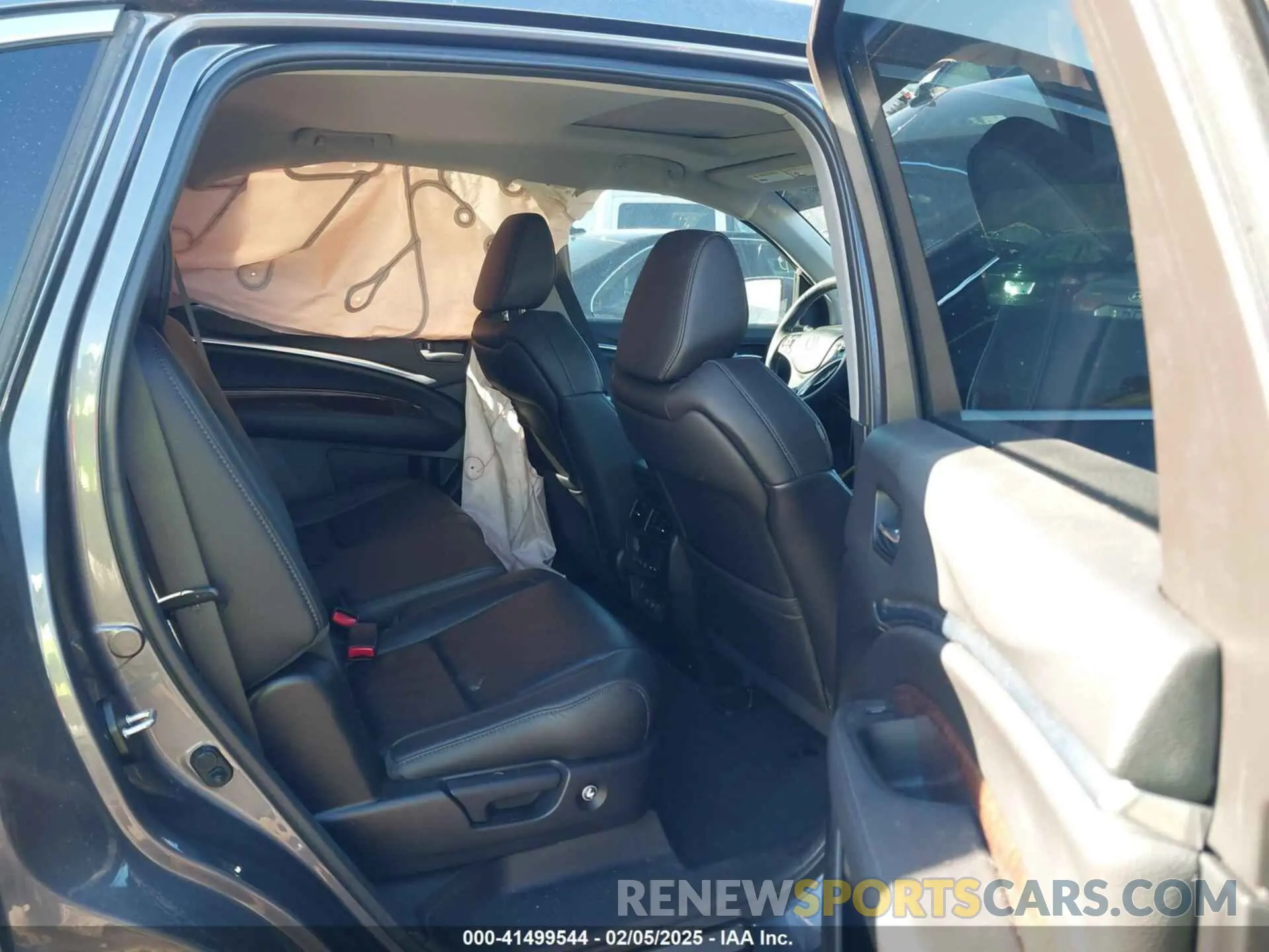 8 Photograph of a damaged car 5J8YD4H30LL035526 ACURA MDX 2020