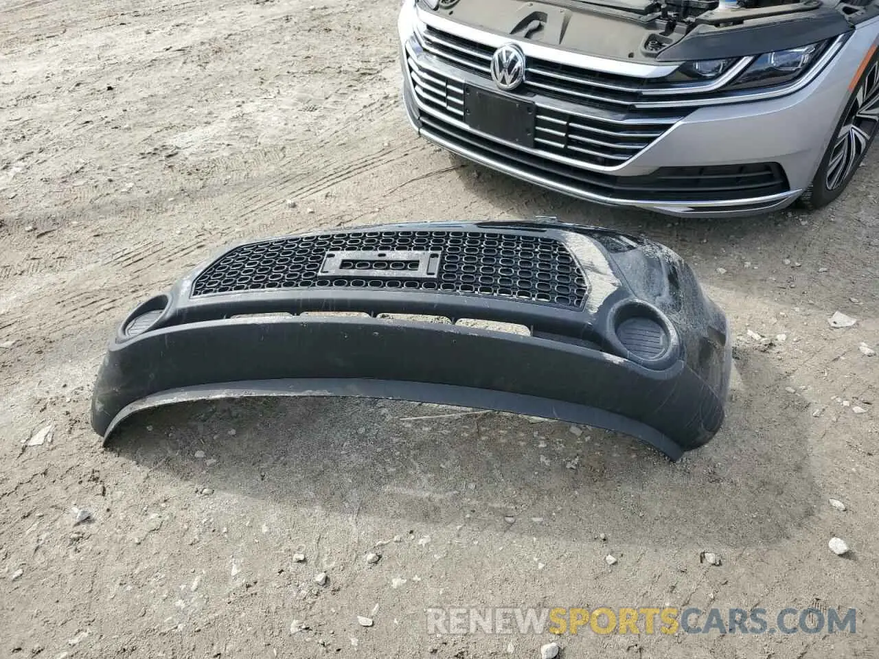 13 Photograph of a damaged car 5J8YD4H31LL051895 ACURA MDX 2020