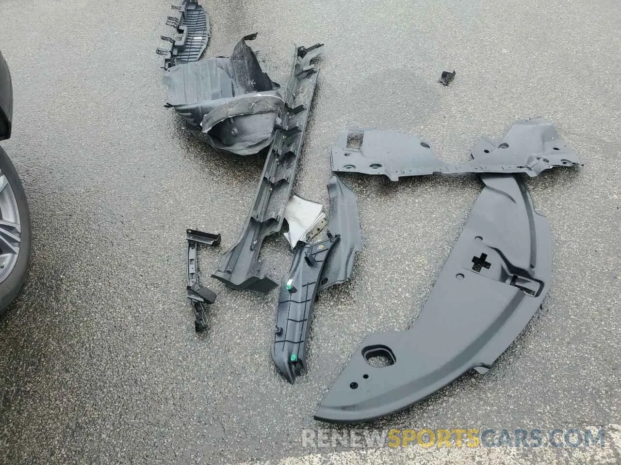 13 Photograph of a damaged car 5J8YD4H32LL035429 ACURA MDX 2020