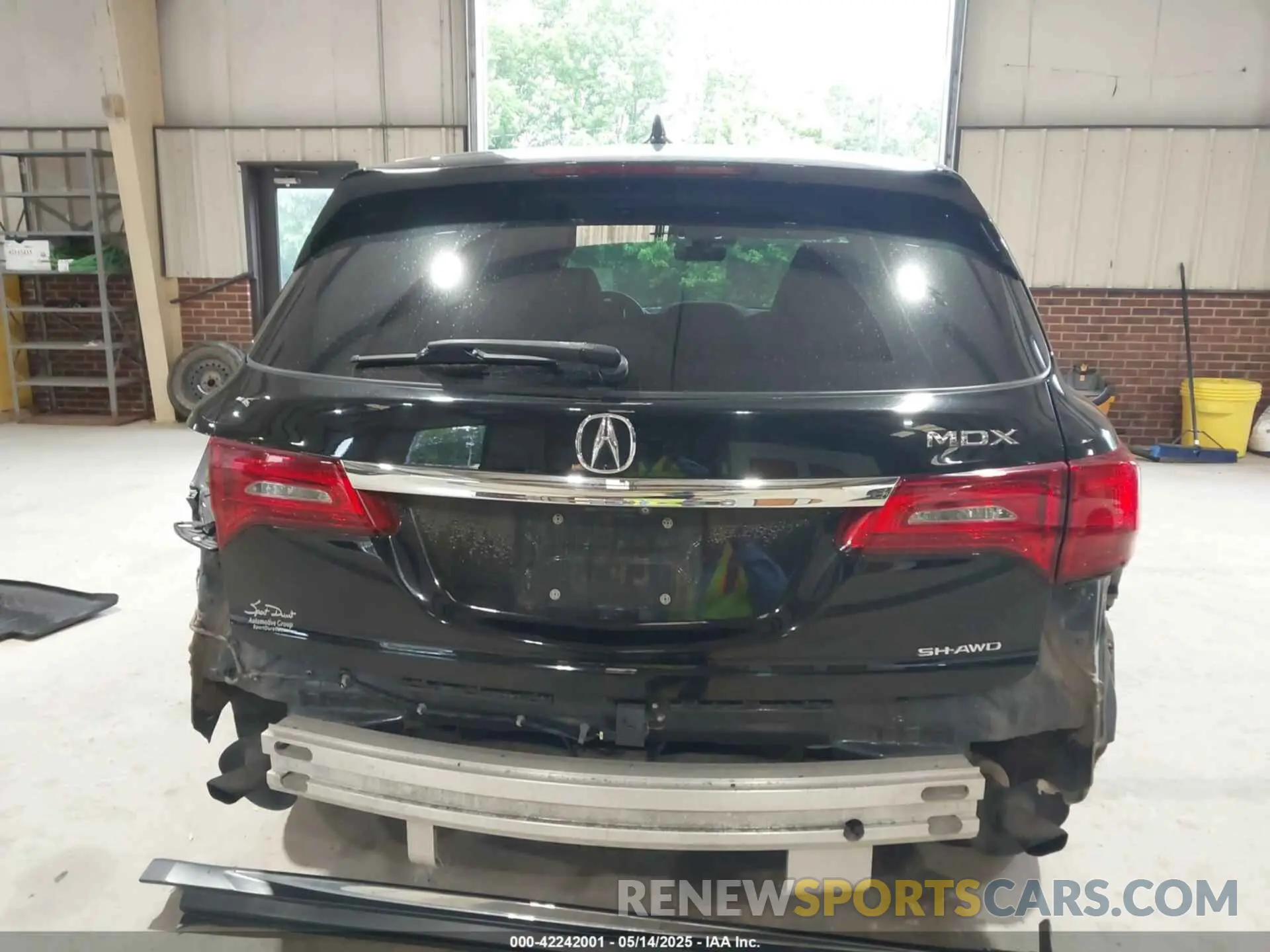 17 Photograph of a damaged car 5J8YD4H36LL019069 ACURA MDX 2020