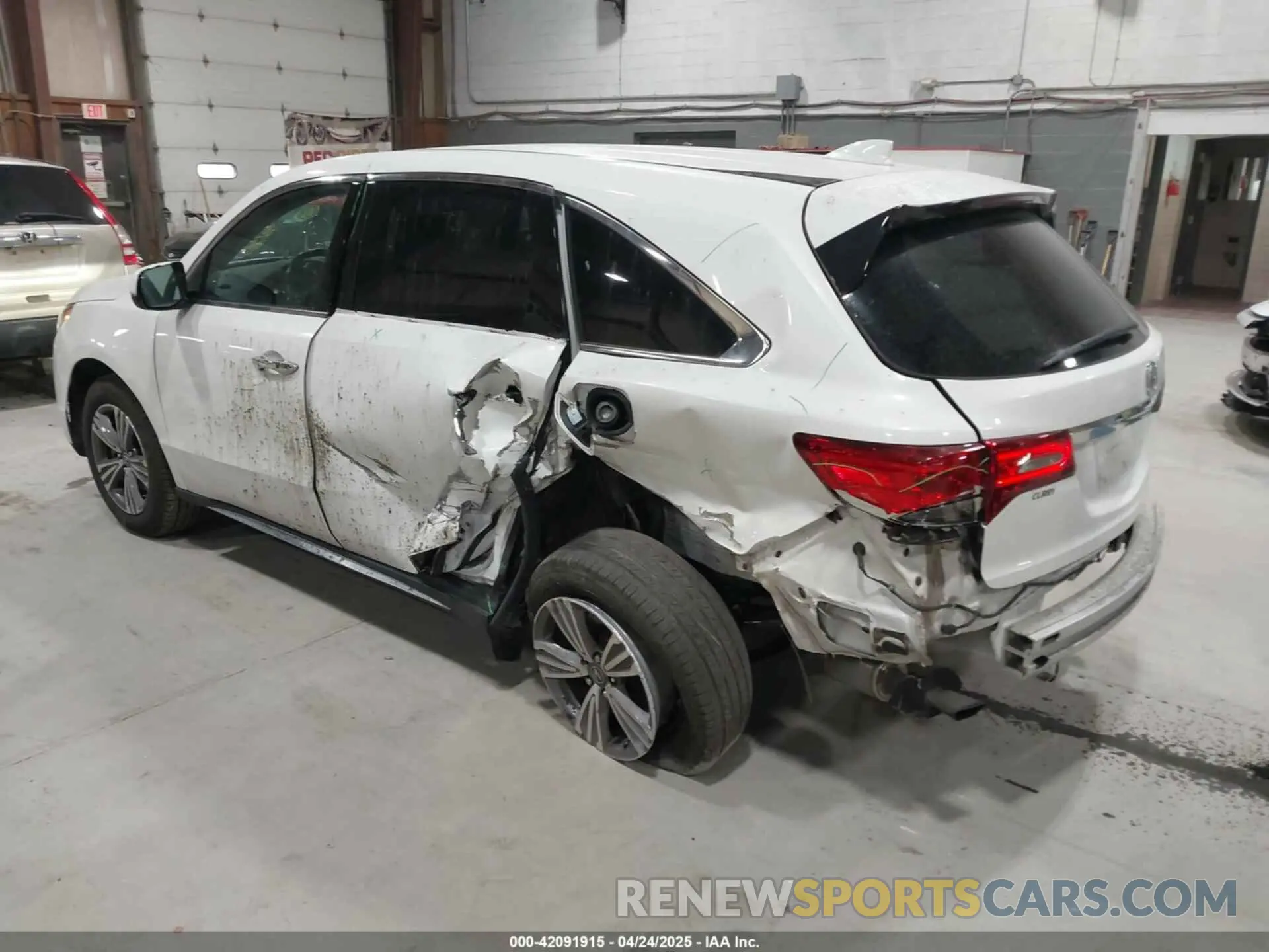 3 Photograph of a damaged car 5J8YD4H37LL001499 ACURA MDX 2020