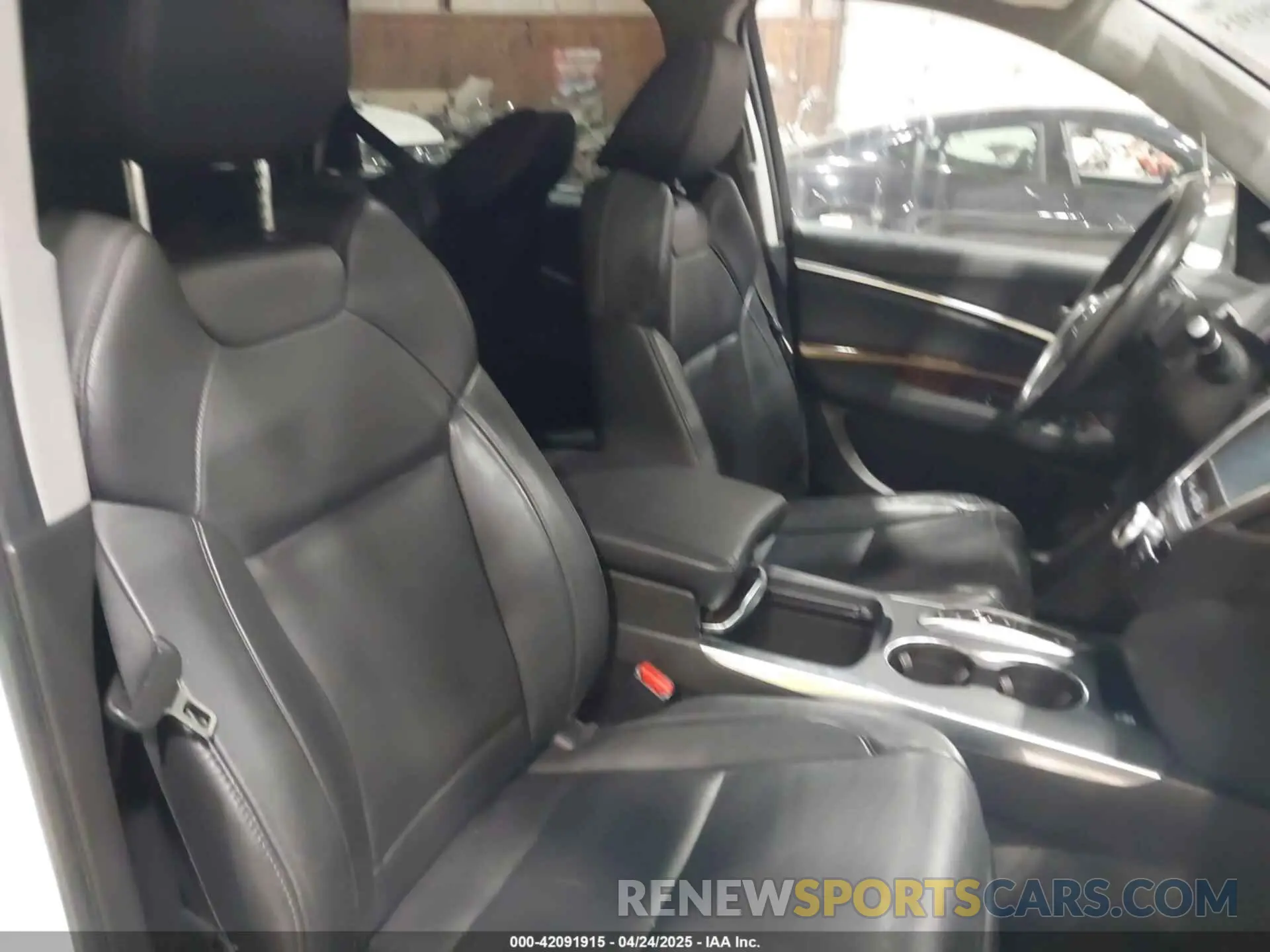 8 Photograph of a damaged car 5J8YD4H37LL001499 ACURA MDX 2020