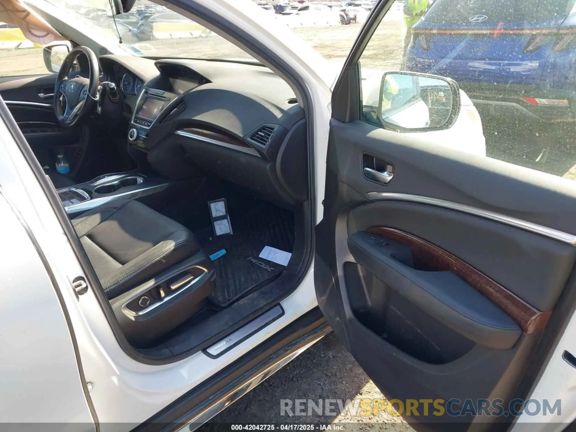 5 Photograph of a damaged car 5J8YD4H3XLL001500 ACURA MDX 2020