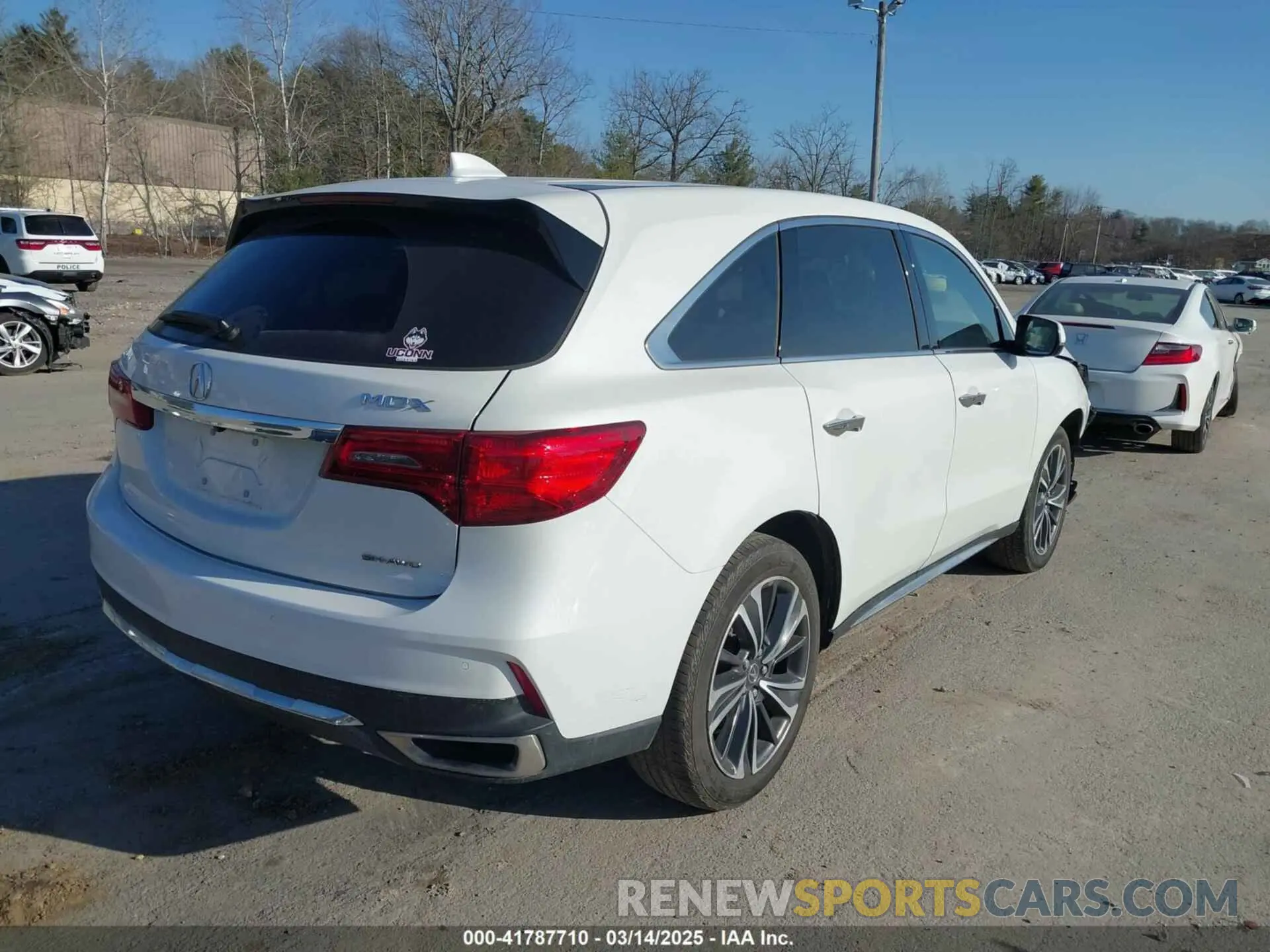 4 Photograph of a damaged car 5J8YD4H52LL056055 ACURA MDX 2020