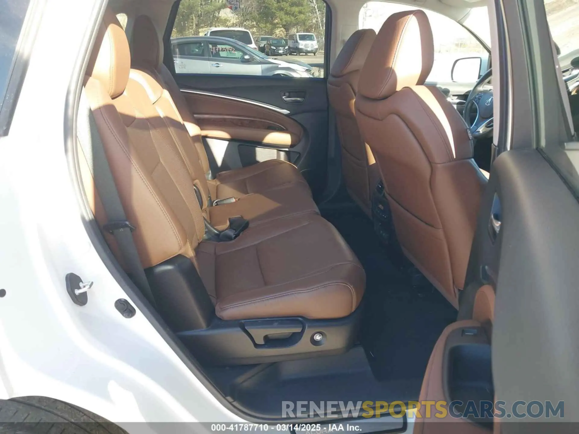 8 Photograph of a damaged car 5J8YD4H52LL056055 ACURA MDX 2020