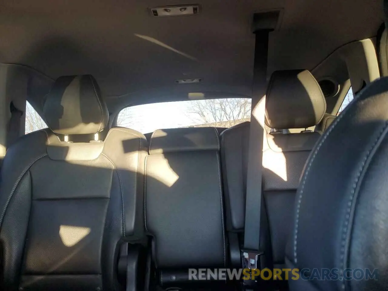 10 Photograph of a damaged car 5J8YD4H58LL019236 ACURA MDX 2020