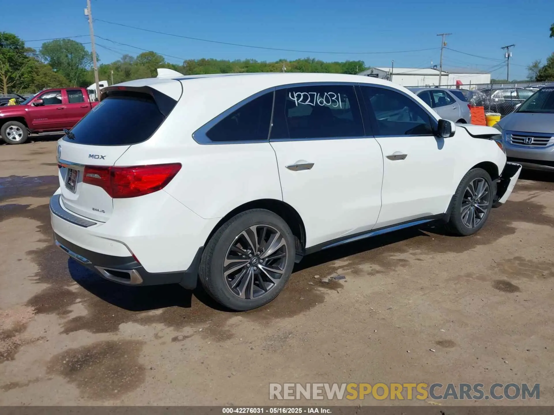 4 Photograph of a damaged car 5J8YD4H58LL033895 ACURA MDX 2020