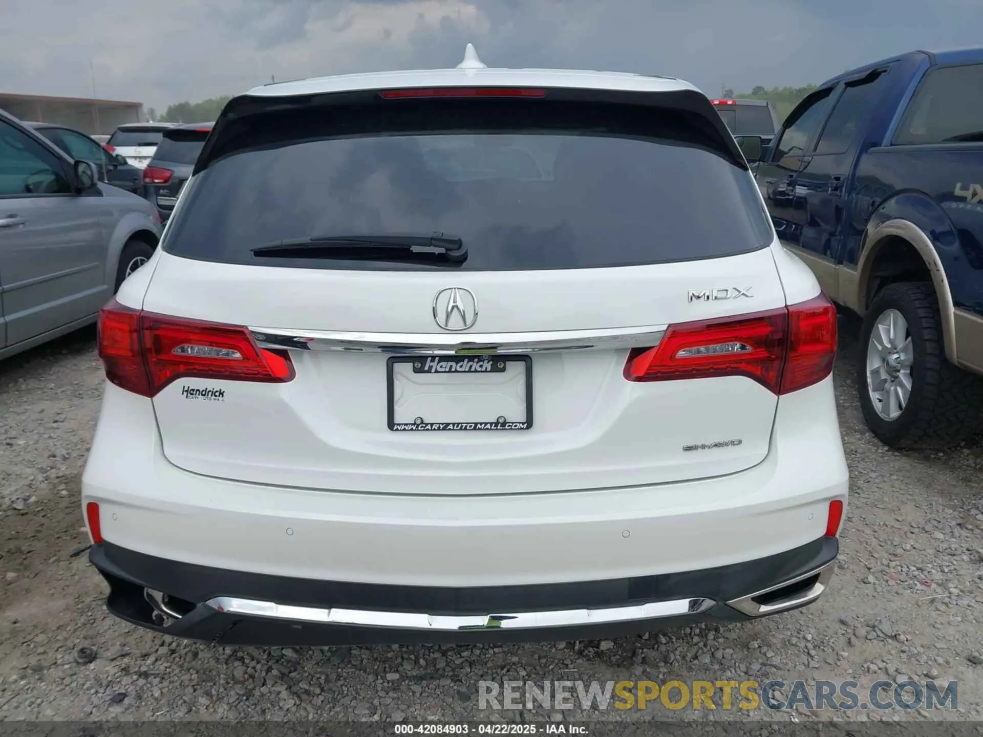 15 Photograph of a damaged car 5J8YD4H59LL006527 ACURA MDX 2020
