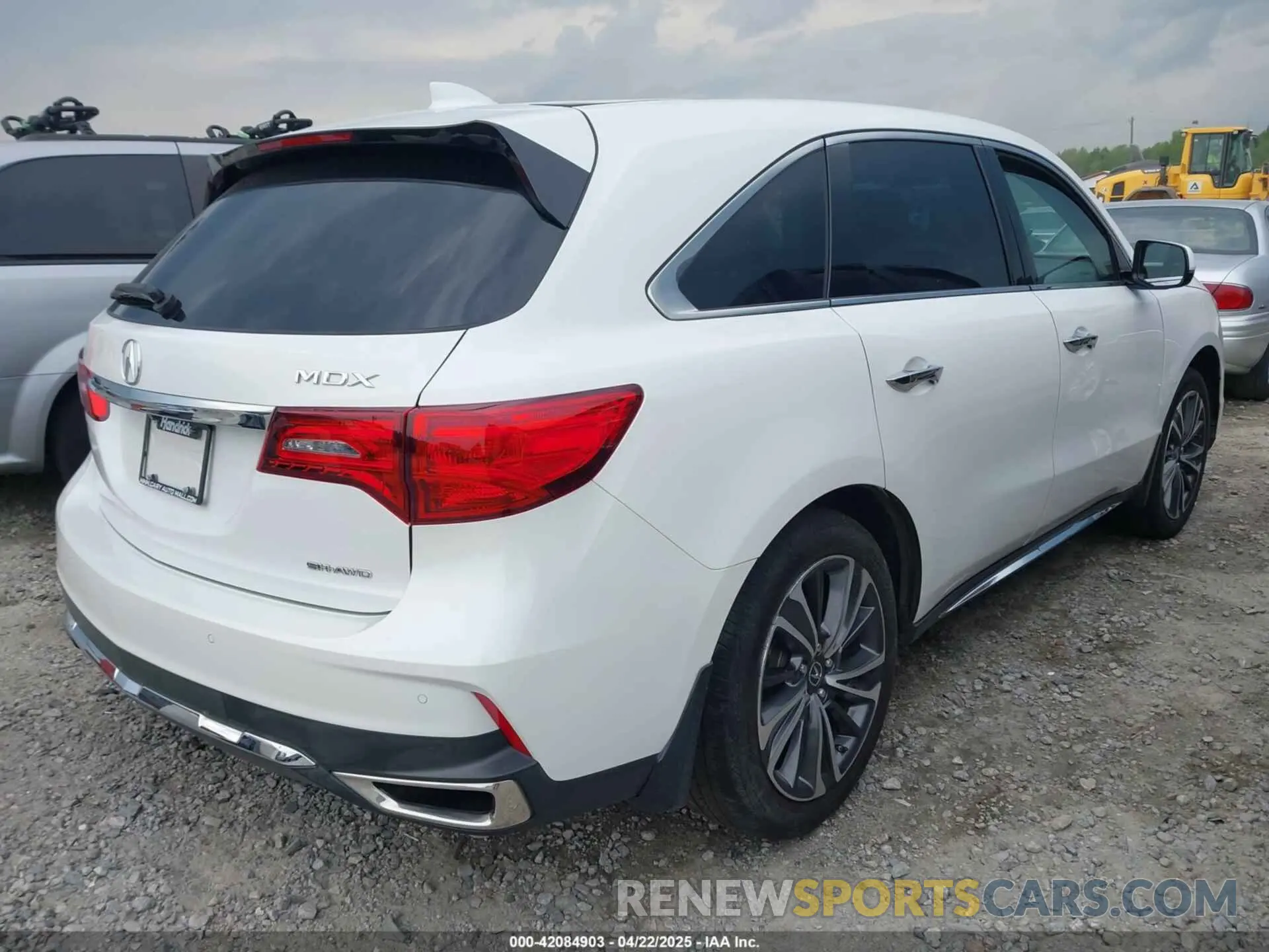 4 Photograph of a damaged car 5J8YD4H59LL006527 ACURA MDX 2020