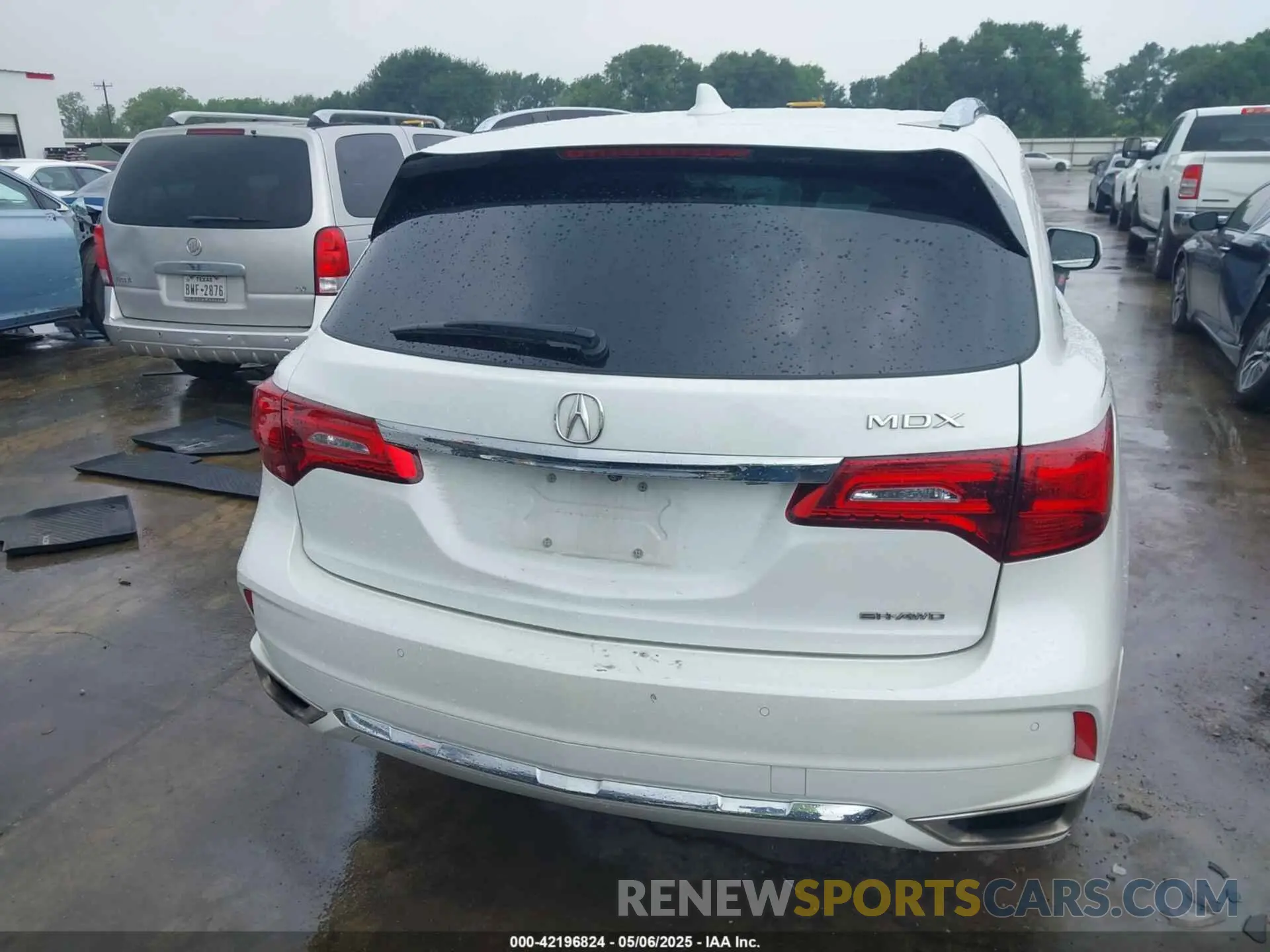 16 Photograph of a damaged car 5J8YD4H80LL025946 ACURA MDX 2020