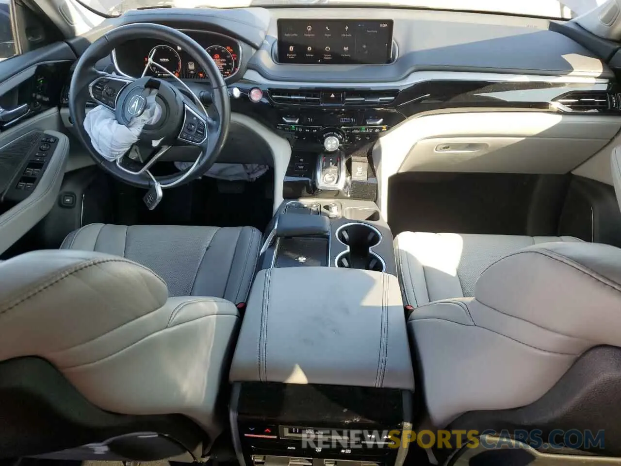 8 Photograph of a damaged car 5J8YD9H41NL001586 ACURA MDX 2022