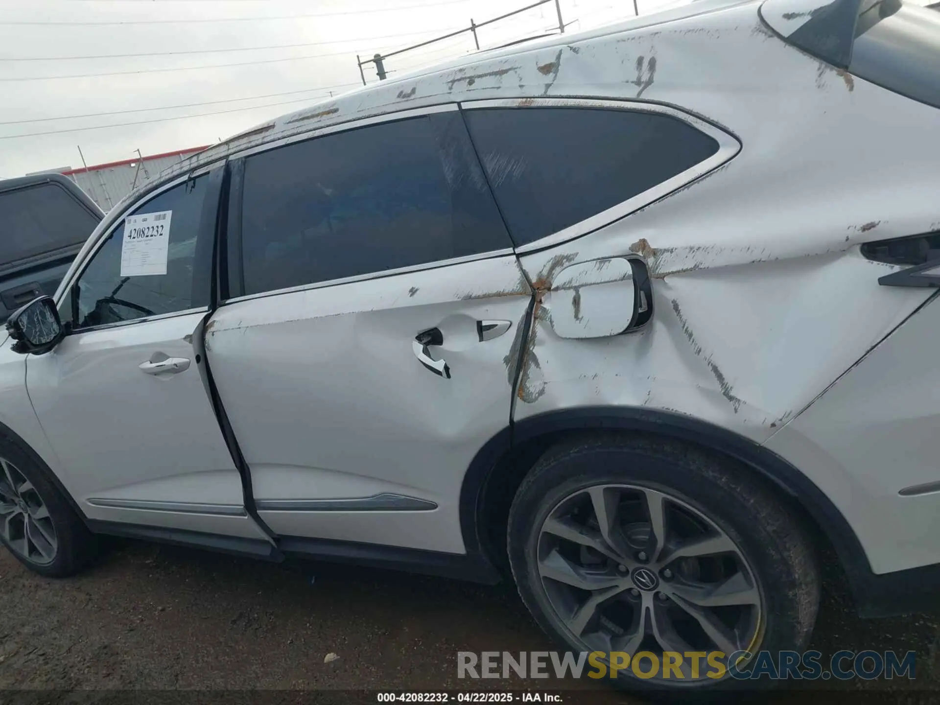 13 Photograph of a damaged car 5J8YD9H41NL007033 ACURA MDX 2022