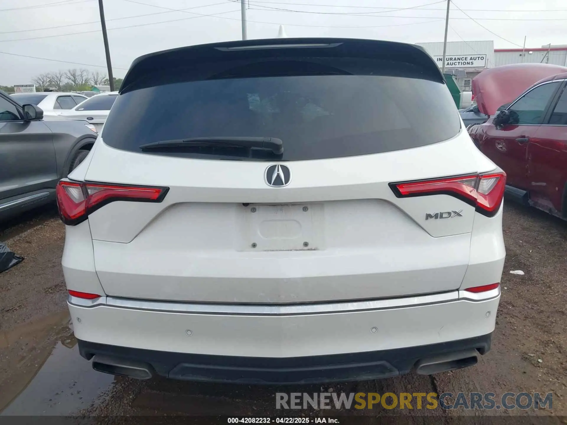 15 Photograph of a damaged car 5J8YD9H41NL007033 ACURA MDX 2022