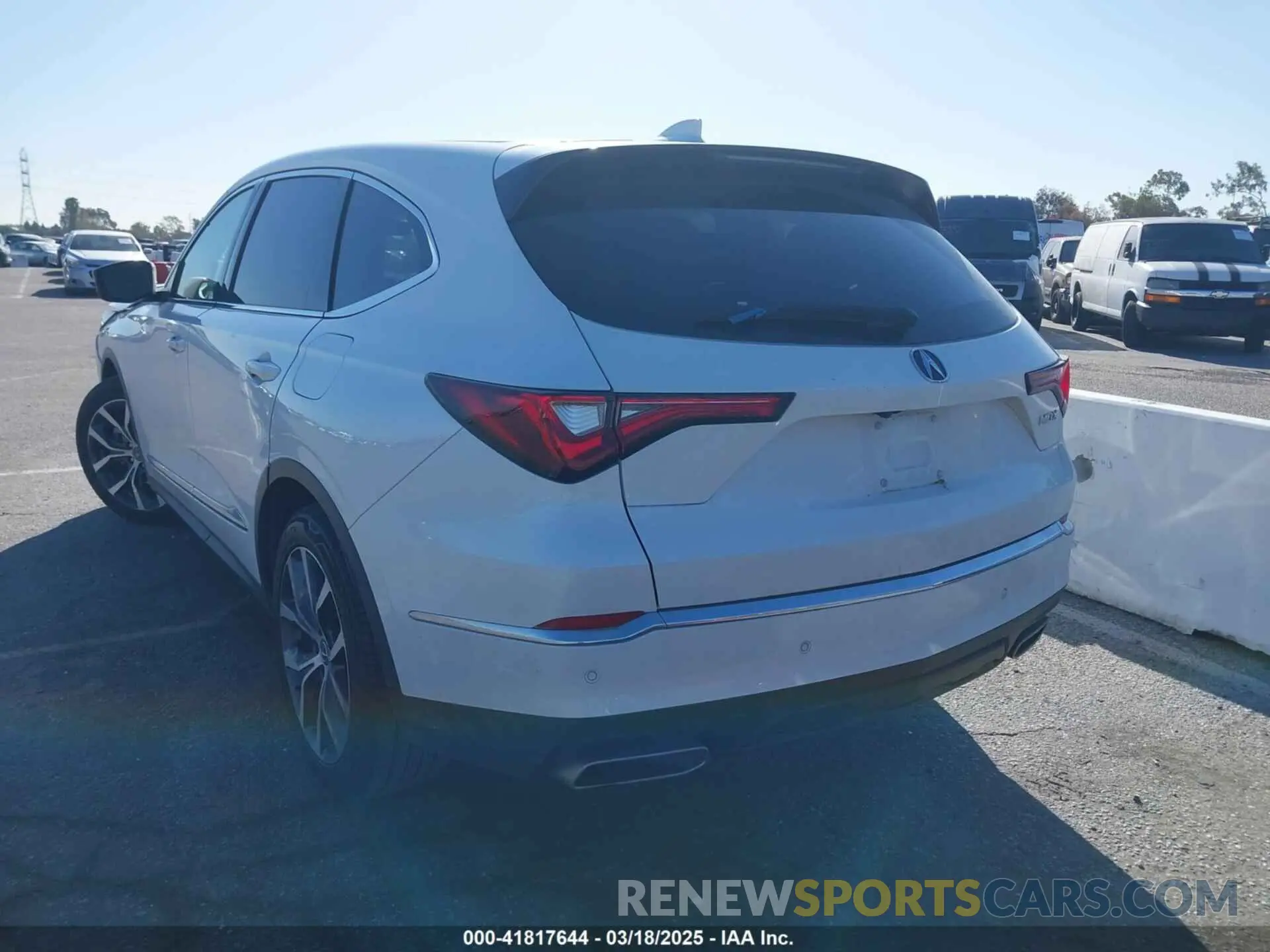 3 Photograph of a damaged car 5J8YD9H48NL000743 ACURA MDX 2022