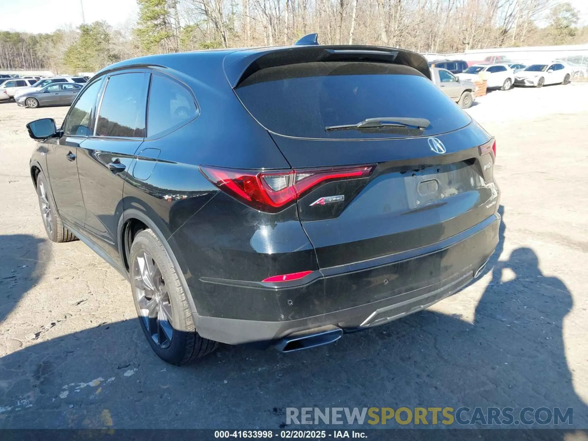 3 Photograph of a damaged car 5J8YE1H02NL002158 ACURA MDX 2022